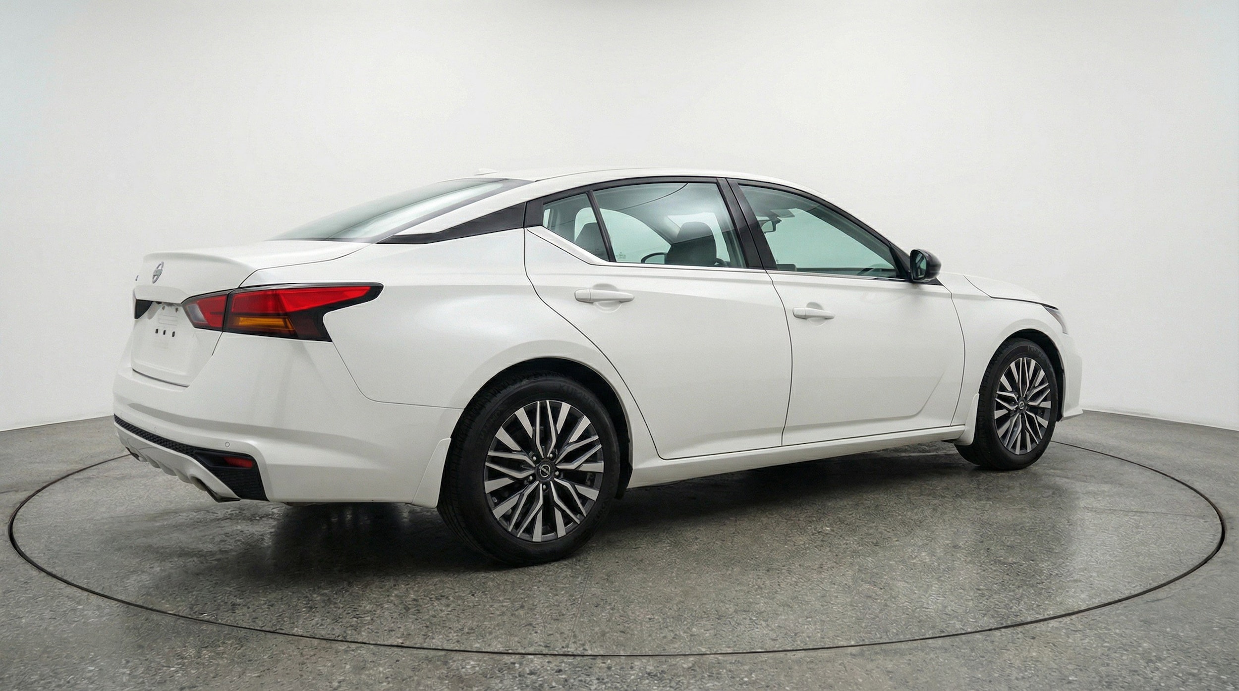 Thumbnail: 2025 Nissan Altima - 9