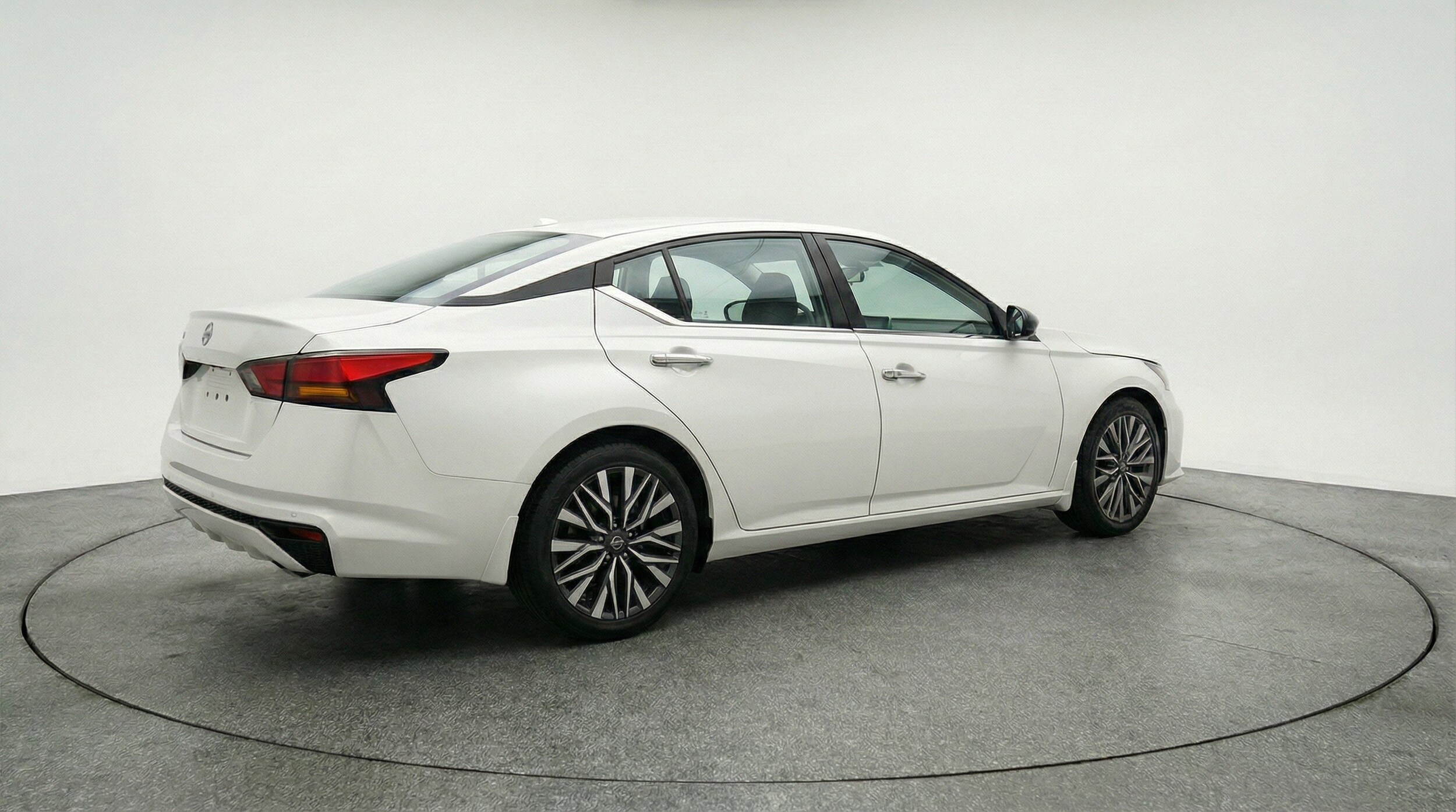Thumbnail: 2025 Nissan Altima - 9