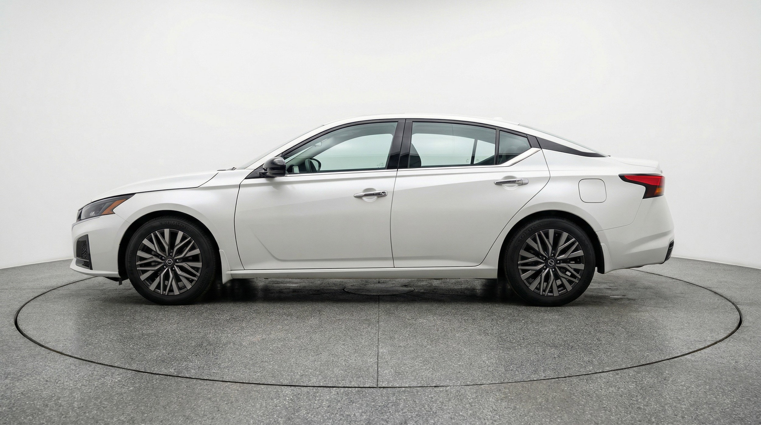 Thumbnail: 2025 Nissan Altima - 5