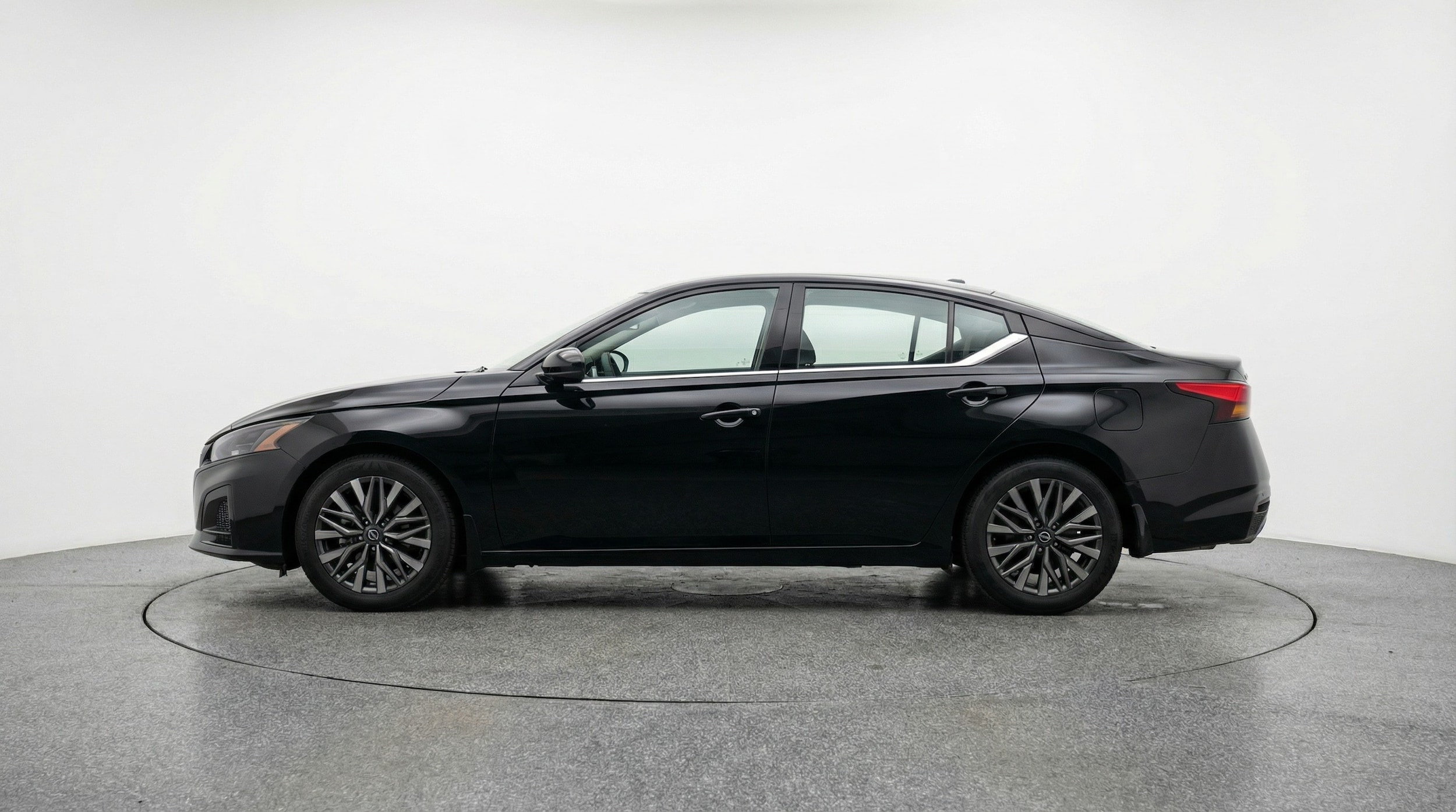 Thumbnail: 2025 Nissan Altima - 4