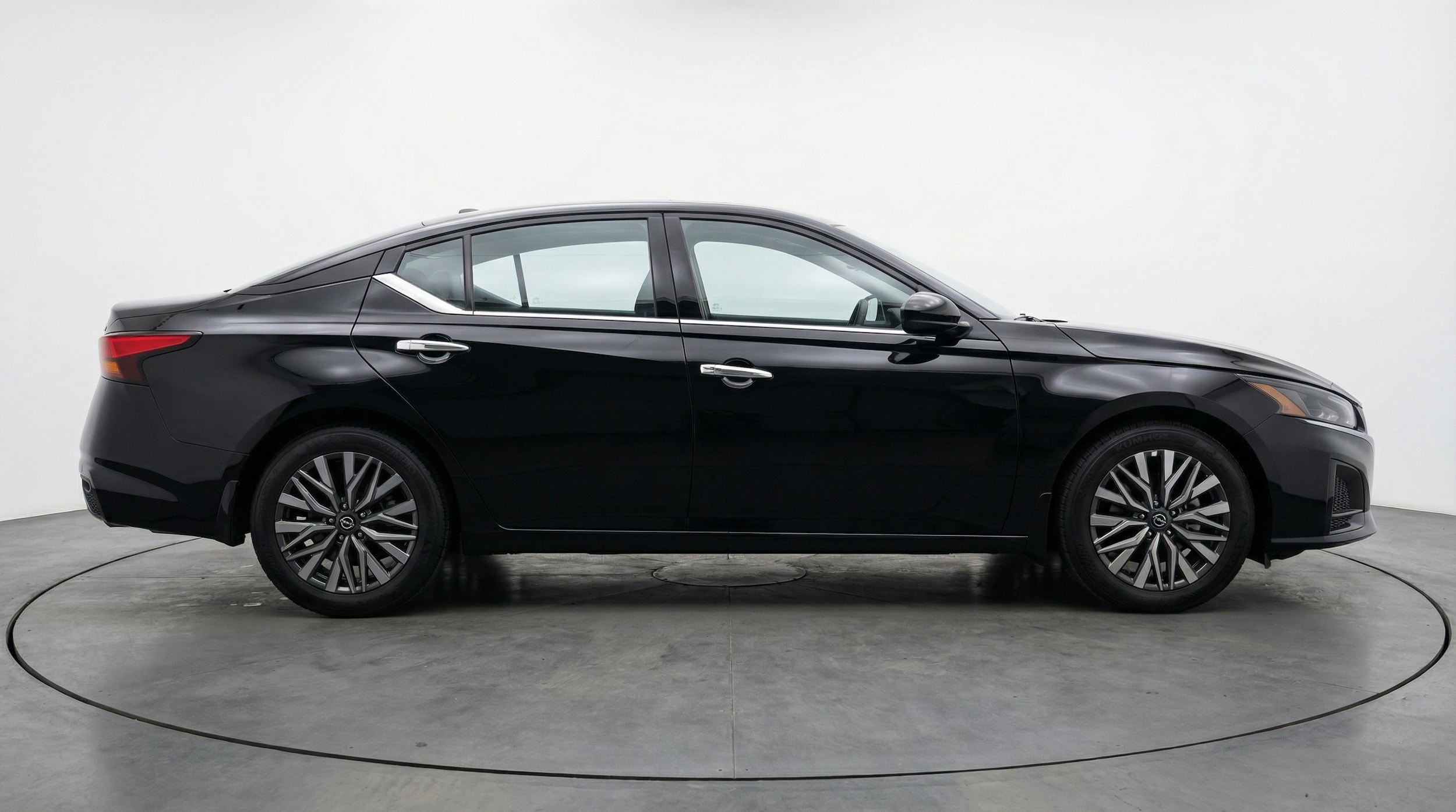 Thumbnail: 2025 Nissan Altima - 8