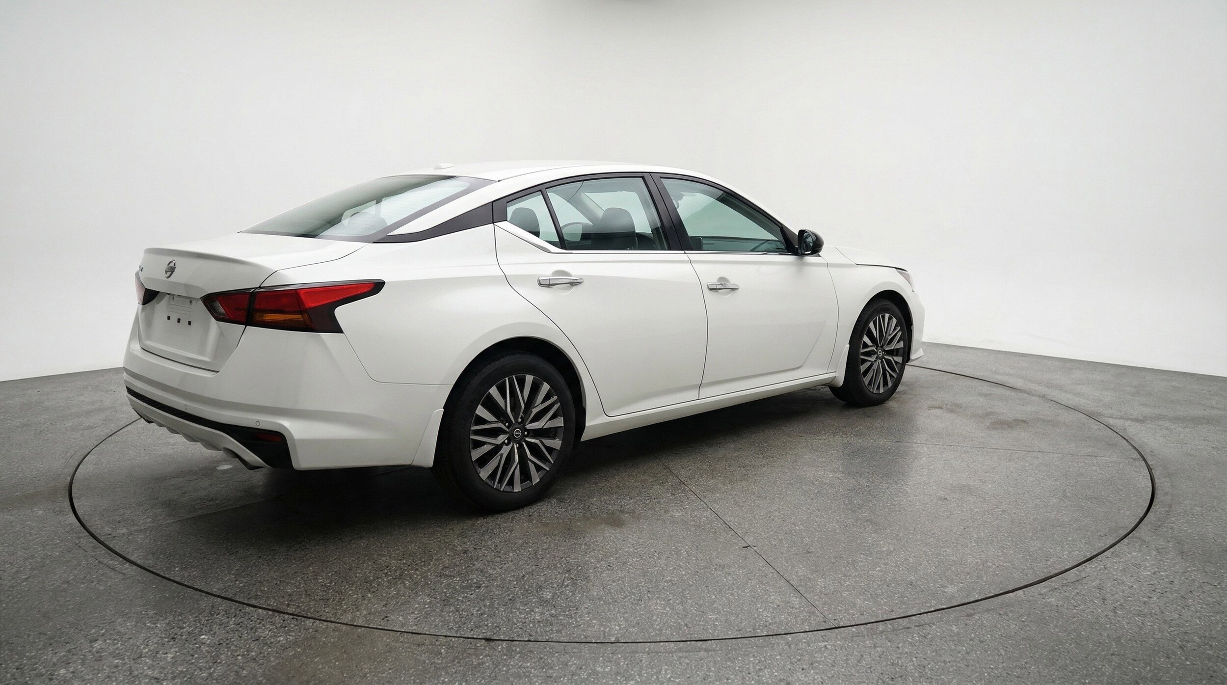 Thumbnail: 2025 Nissan Altima - 9