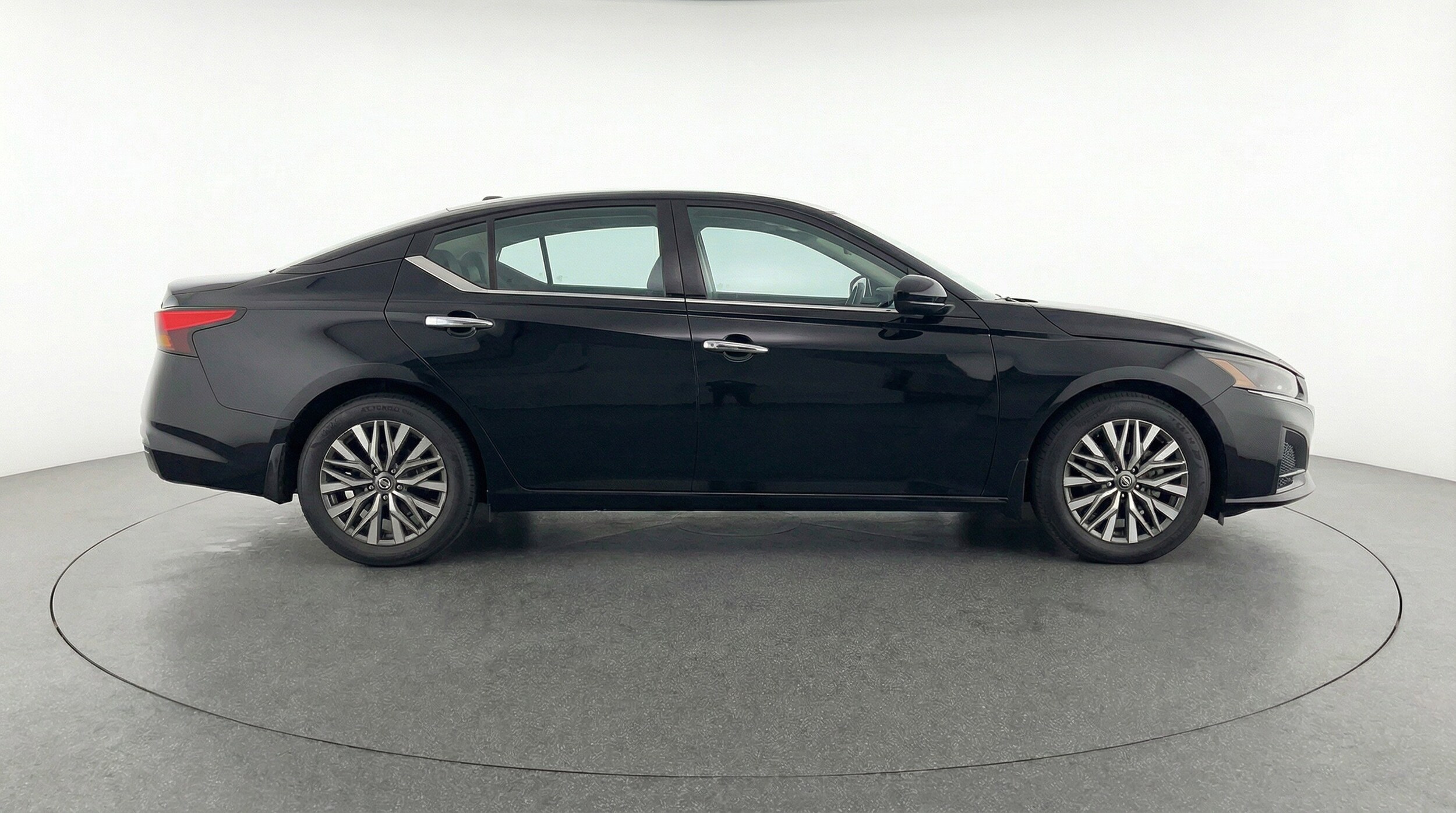 Thumbnail: 2025 Nissan Altima - 11