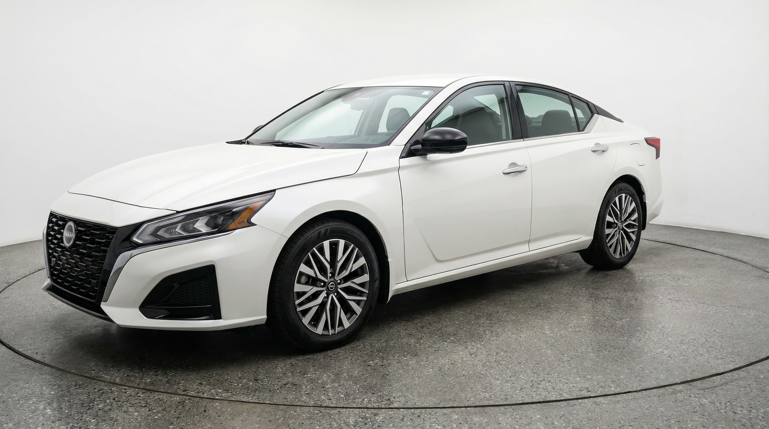 Thumbnail: 2025 Nissan Altima - 3