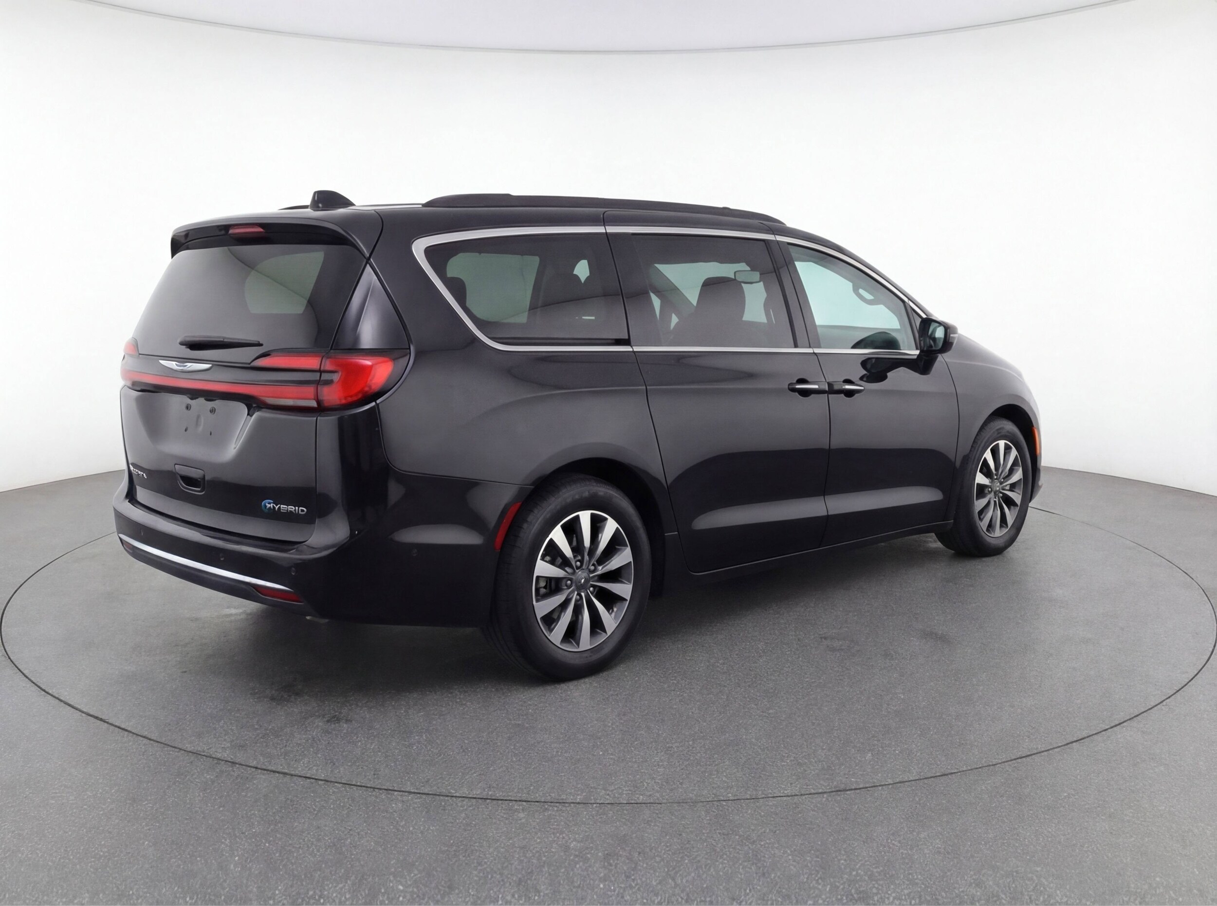 Thumbnail: 2023 Chrysler Pacifica - 9