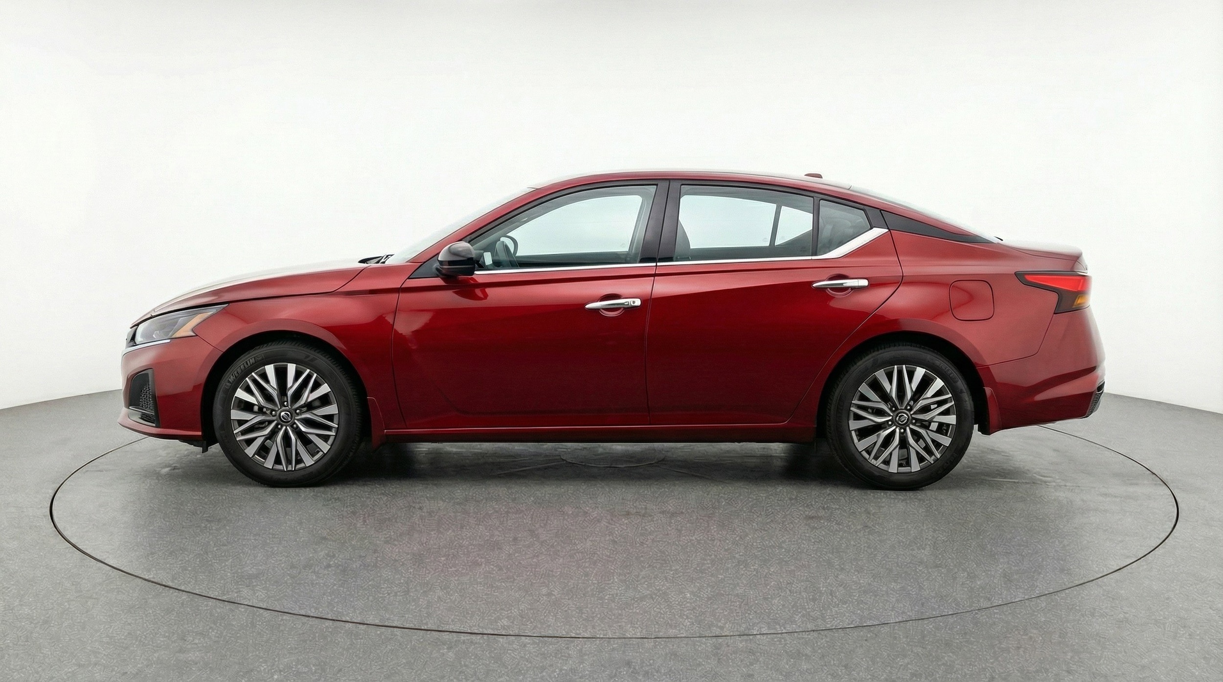 Thumbnail: 2025 Nissan Altima - 5