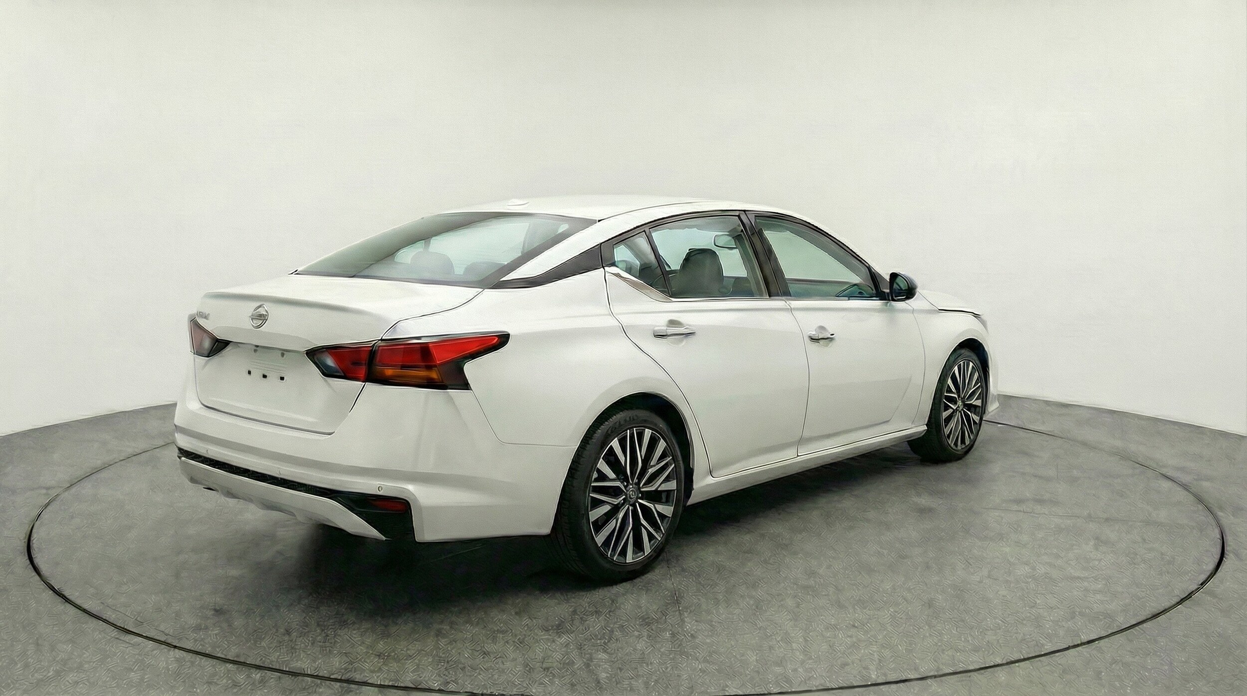 Thumbnail: 2025 Nissan Altima - 9