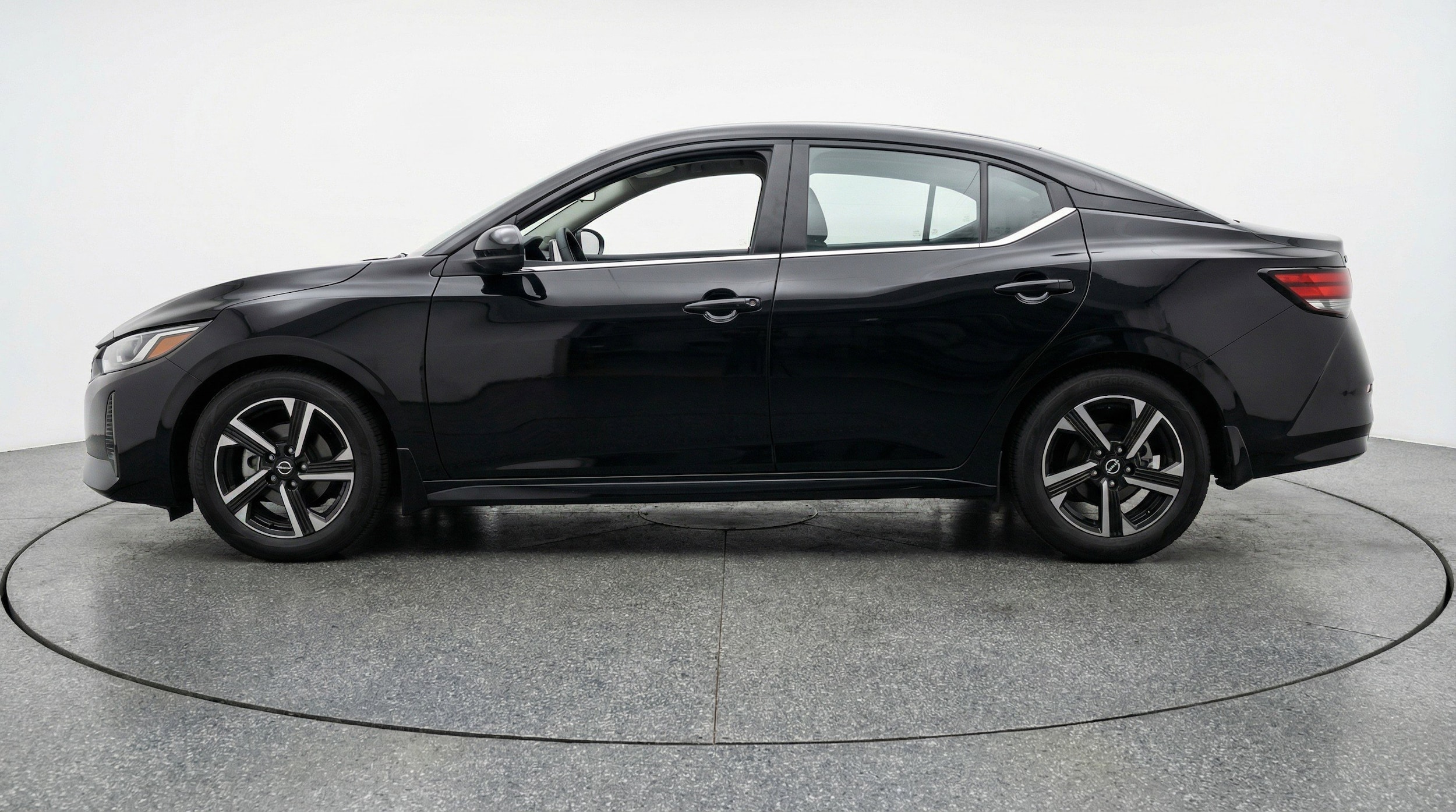 Thumbnail: 2025 Nissan Sentra - 5