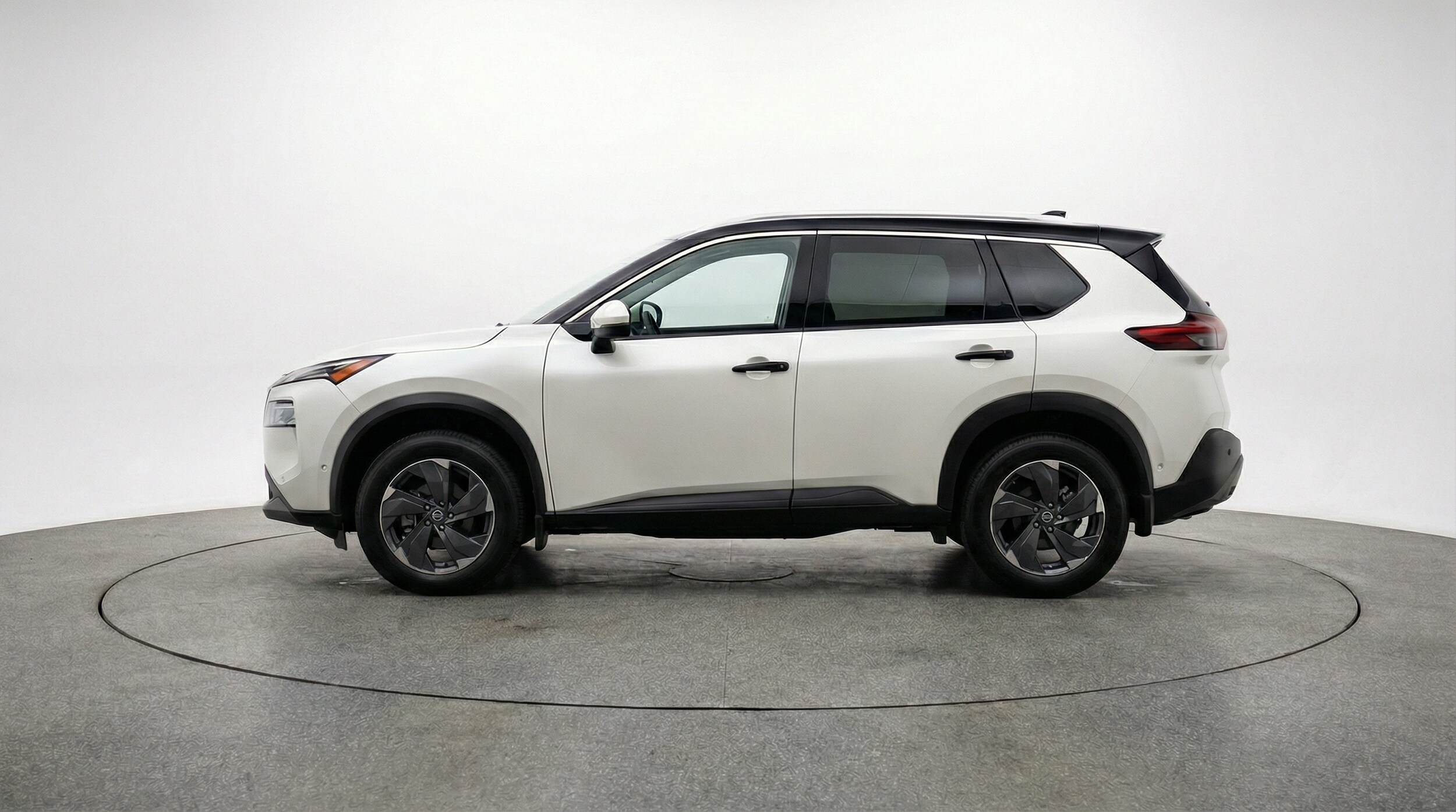 Thumbnail: 2025 Nissan Rogue - 4