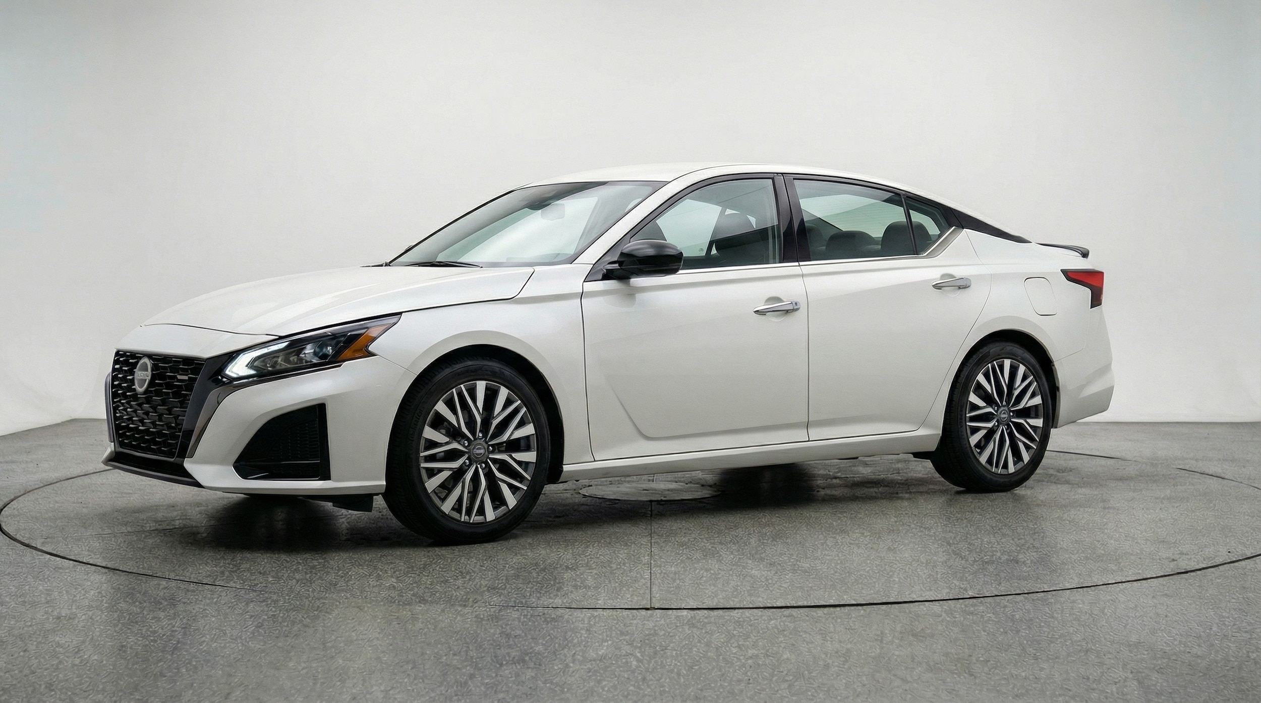 Thumbnail: 2025 Nissan Altima - 3