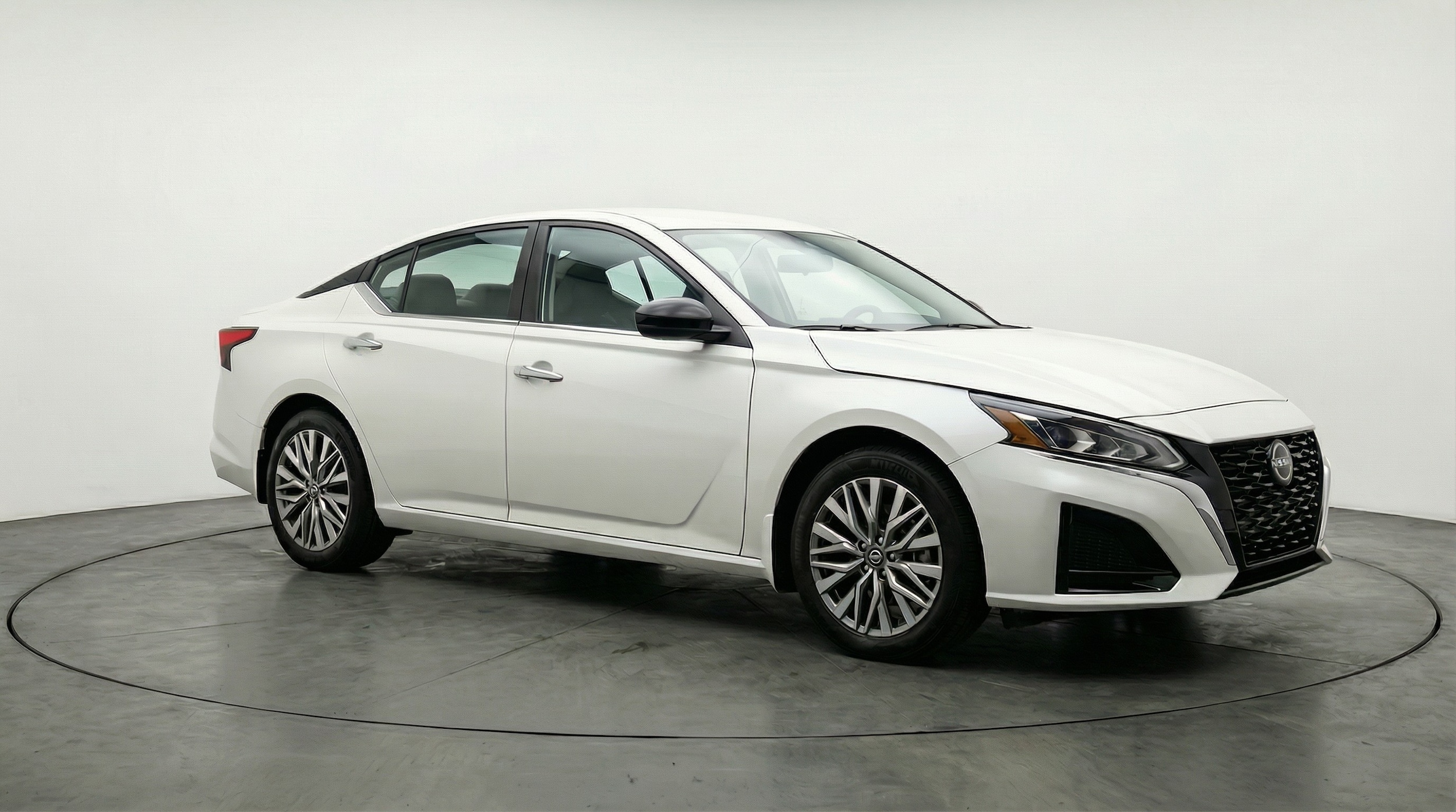 Thumbnail: 2025 Nissan Altima - 3