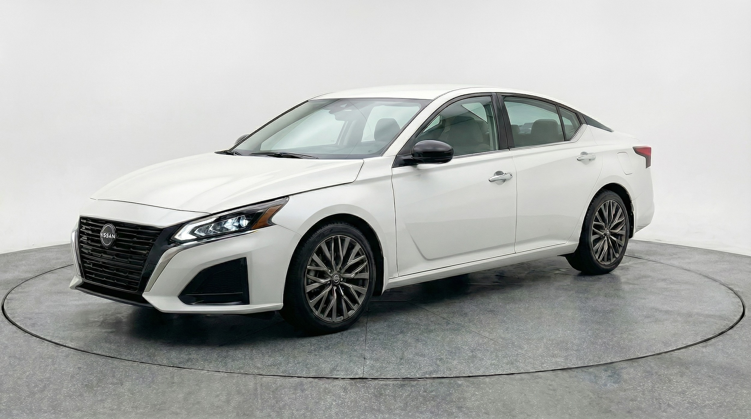 Thumbnail: 2025 Nissan Altima - 3