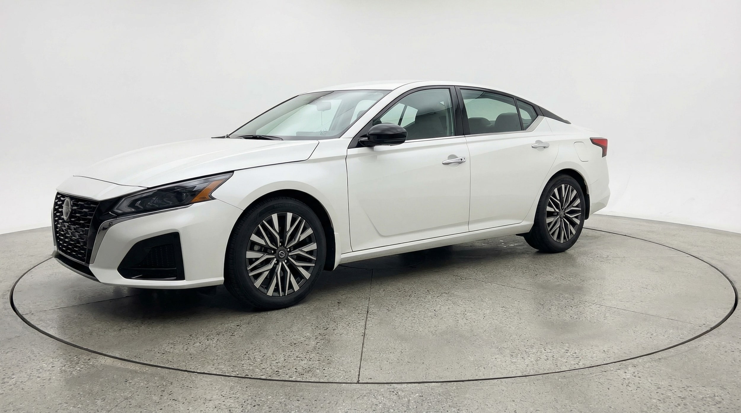 Thumbnail: 2025 Nissan Altima - 3