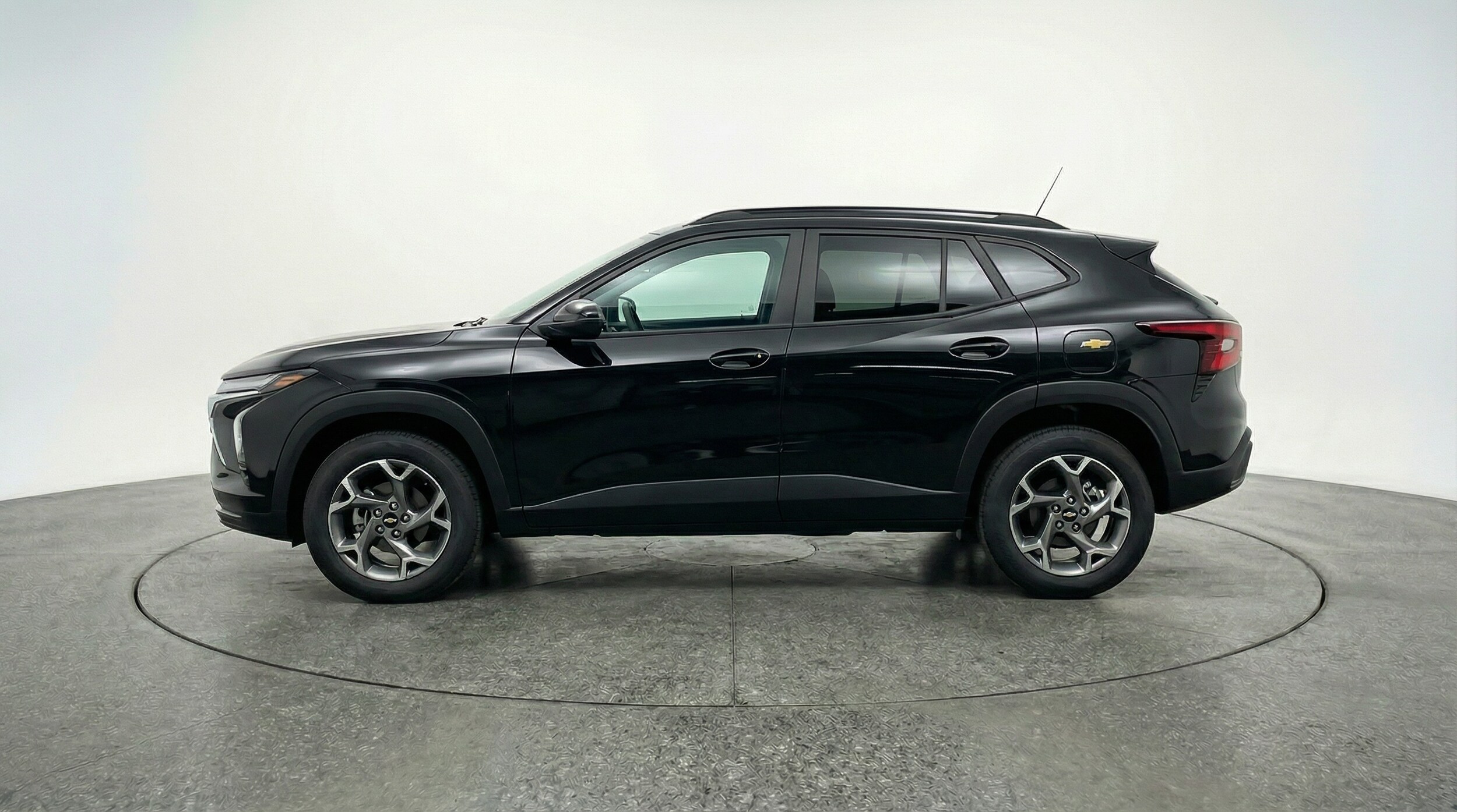 Thumbnail: 2025 Chevrolet Trax - 4