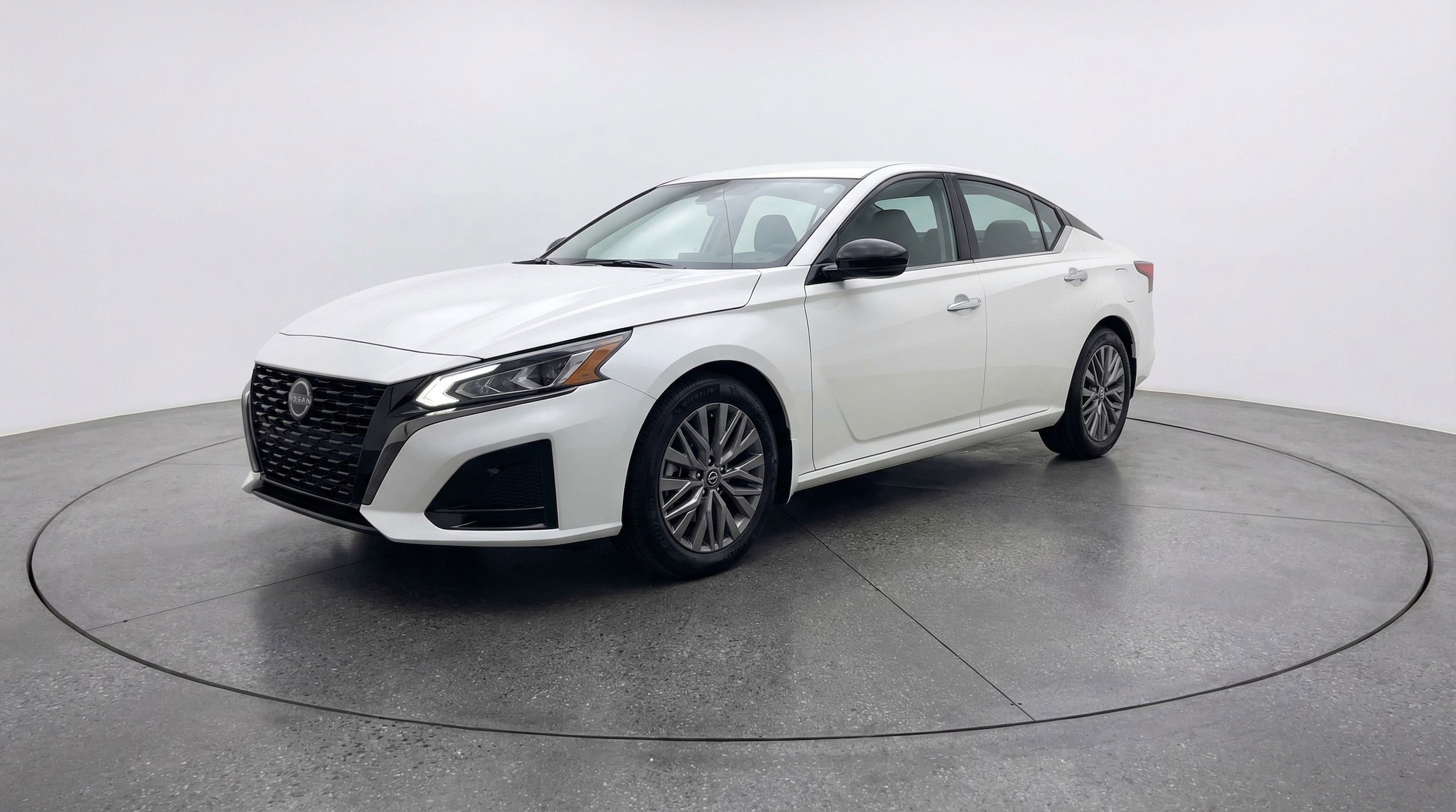 Thumbnail: 2025 Nissan Altima - 3