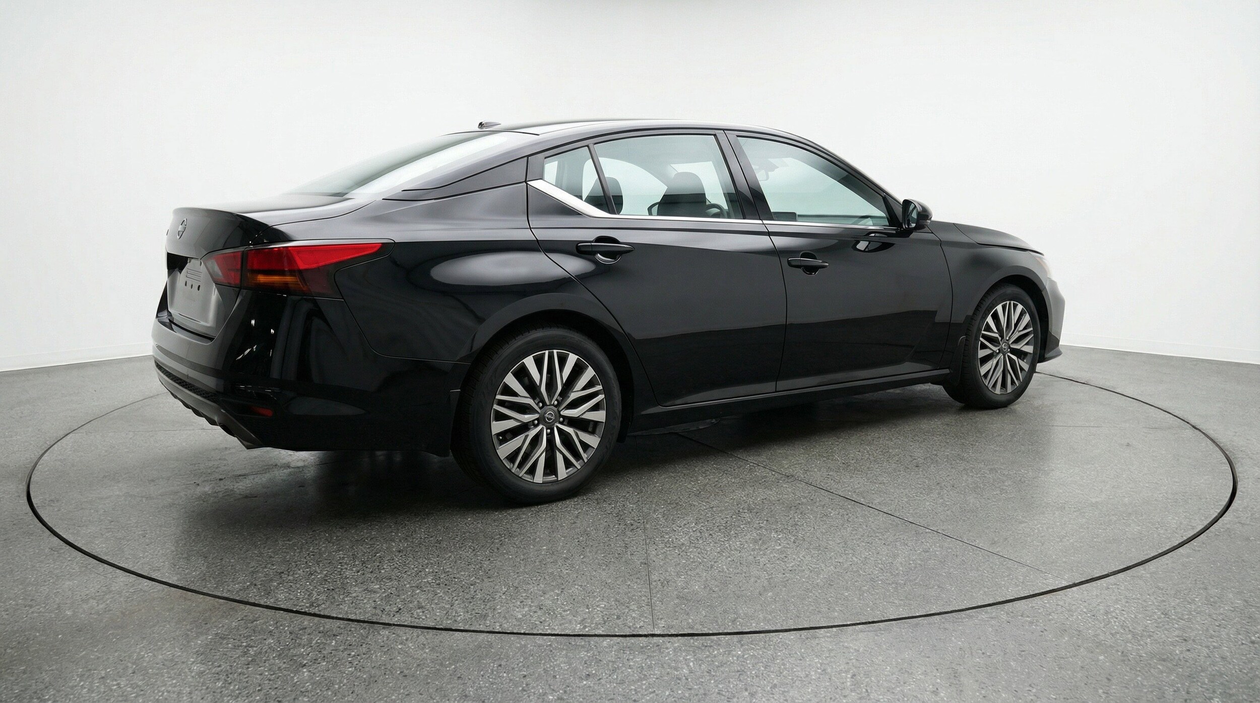 Thumbnail: 2025 Nissan Altima - 9