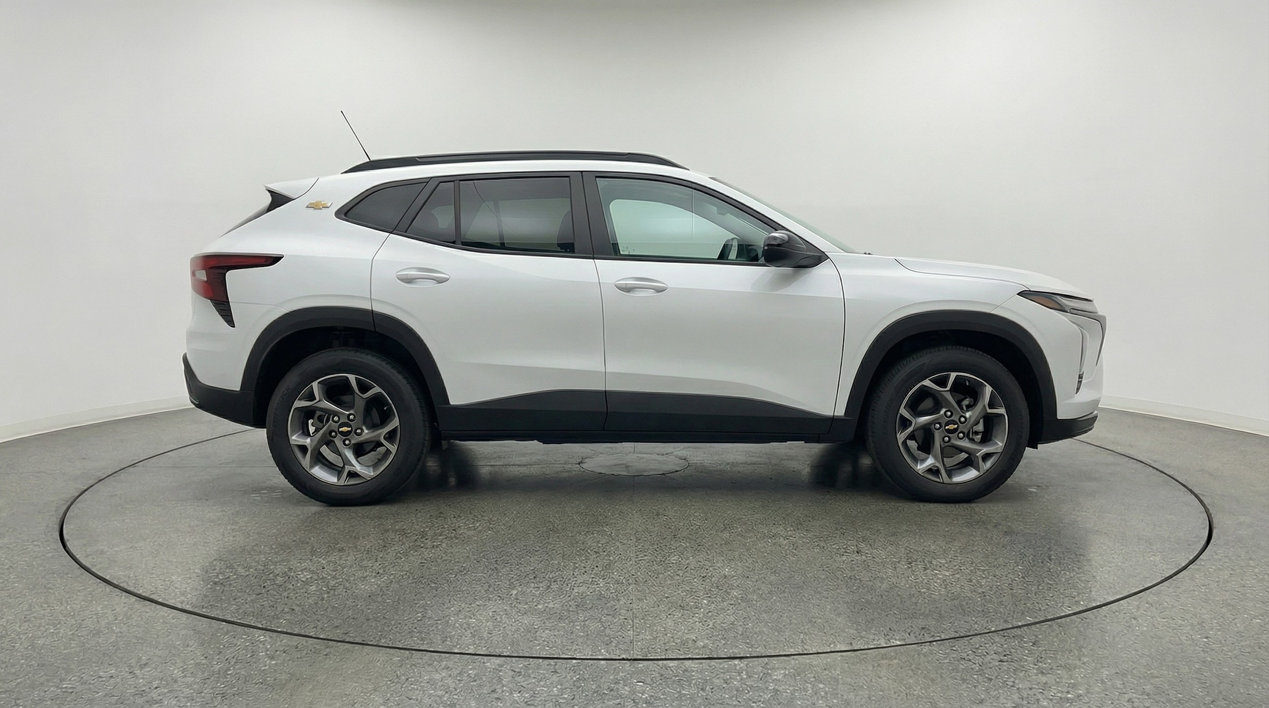 Thumbnail: 2025 Chevrolet Trax - 8