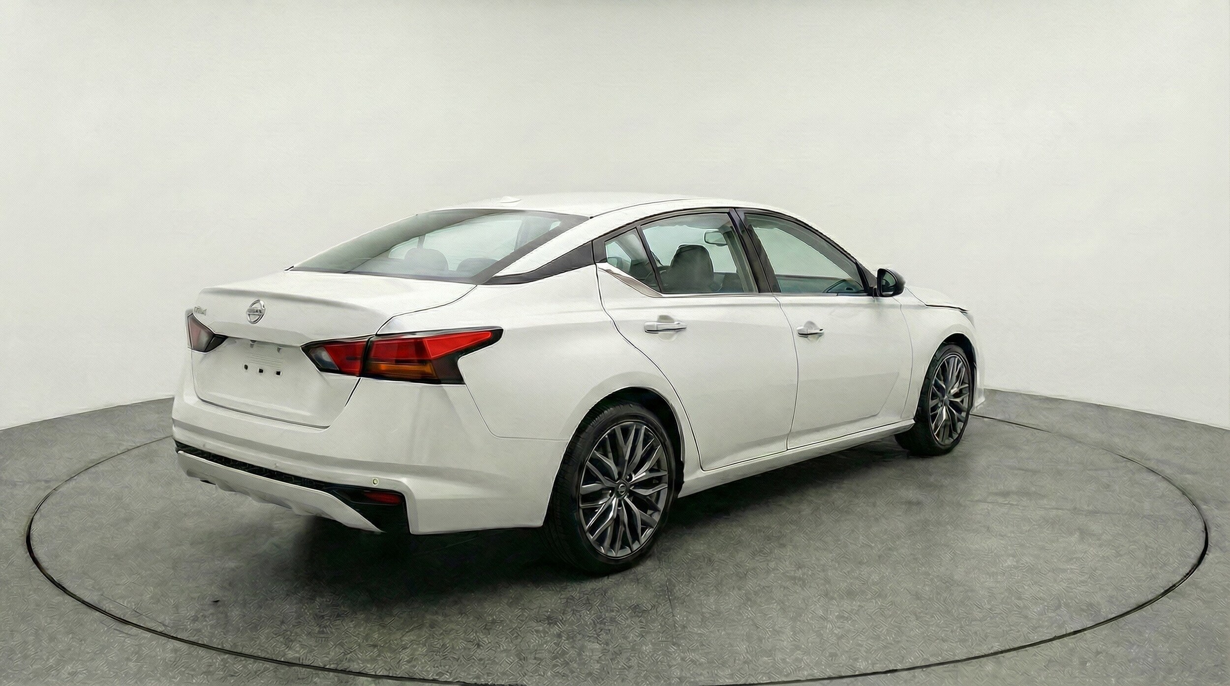 Thumbnail: 2025 Nissan Altima - 9