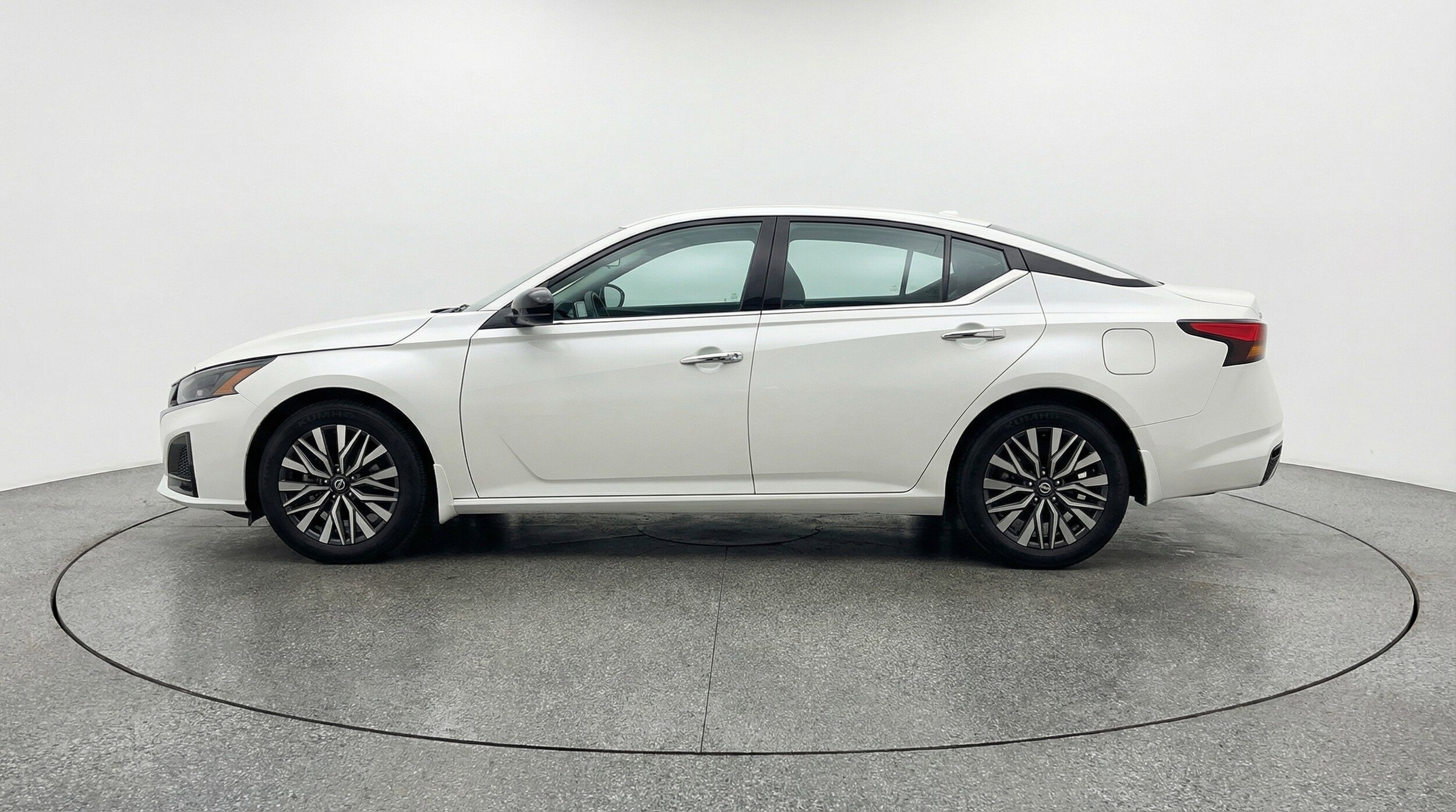 Thumbnail: 2025 Nissan Altima - 5