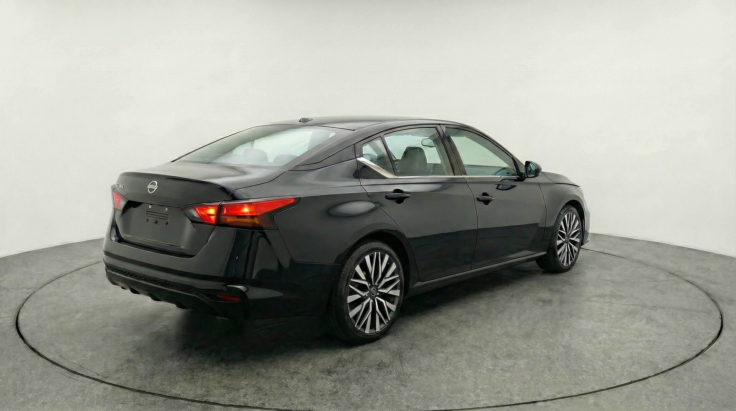 Thumbnail: 2025 Nissan Altima - 9