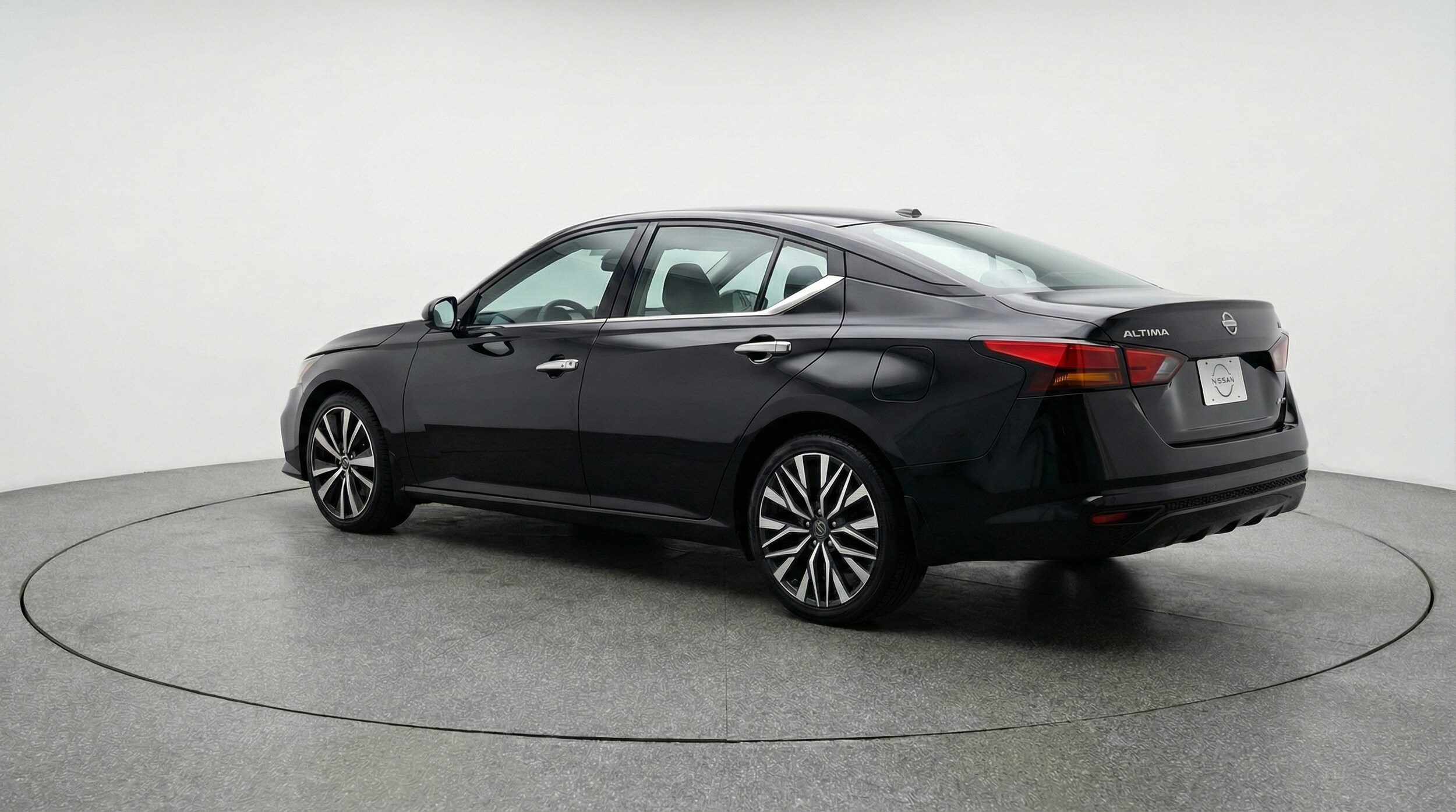 Thumbnail: 2025 Nissan Altima - 5