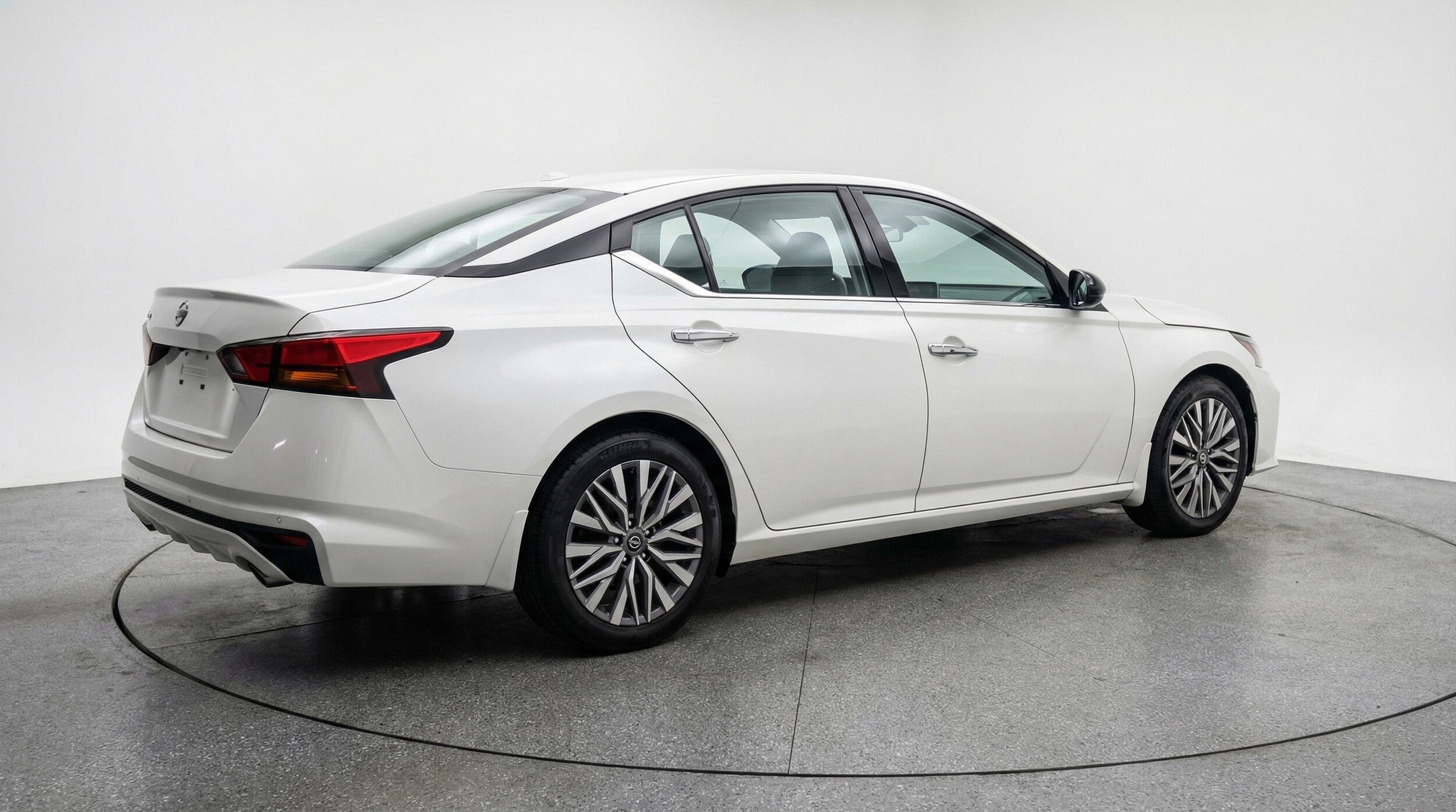 Thumbnail: 2025 Nissan Altima - 9