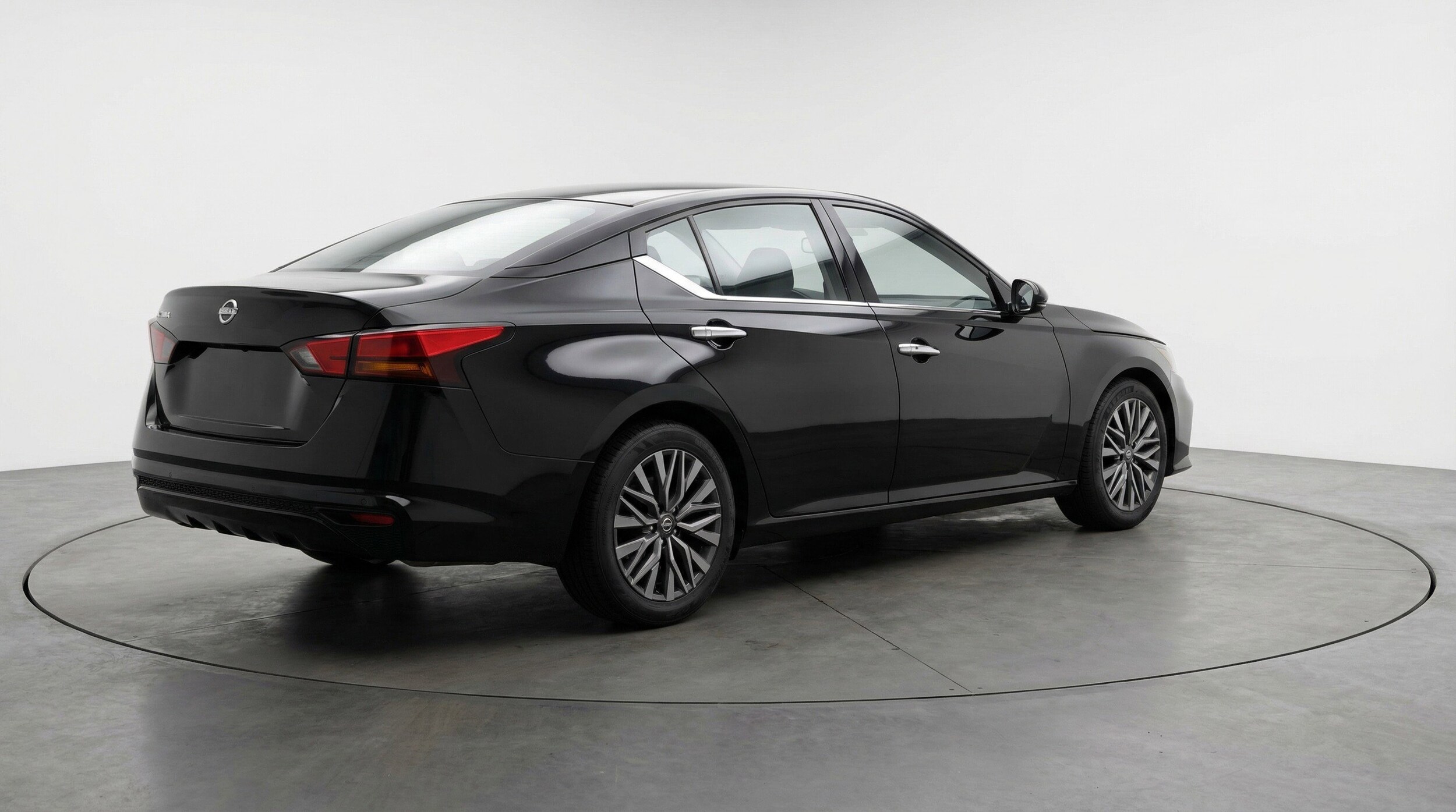 Thumbnail: 2025 Nissan Altima - 9