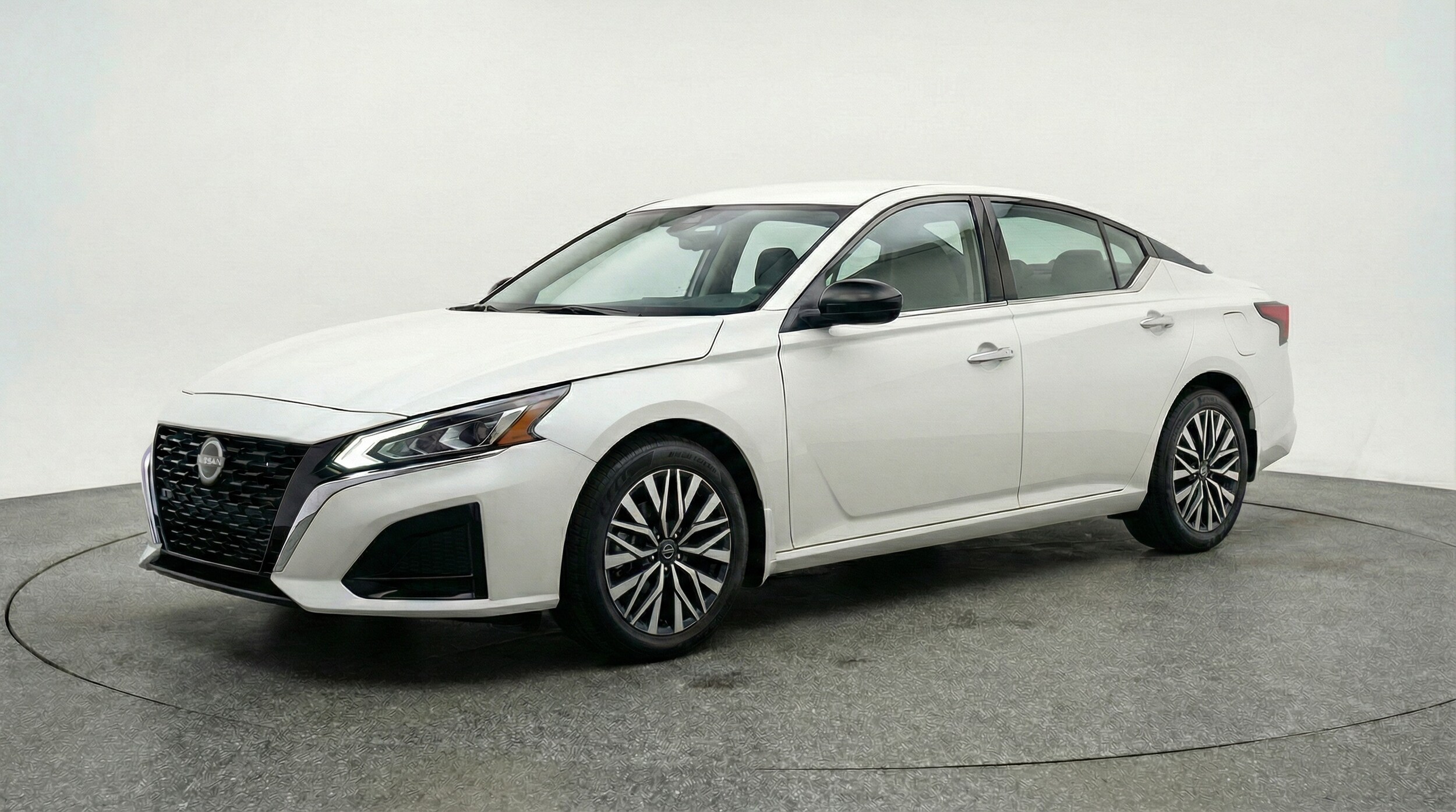 Thumbnail: 2025 Nissan Altima - 3