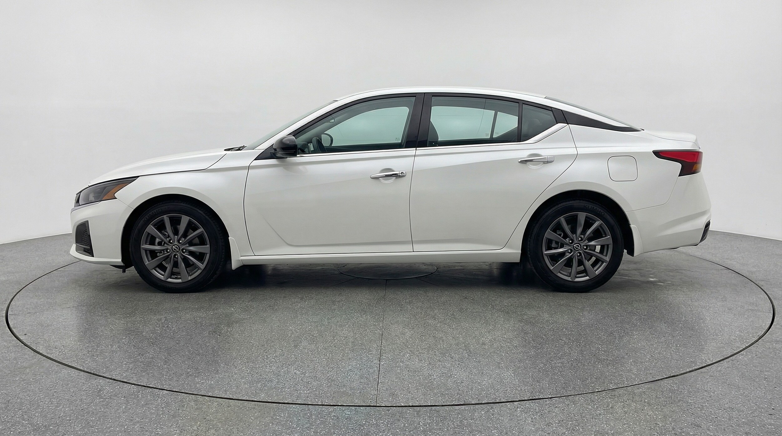 Thumbnail: 2025 Nissan Altima - 4