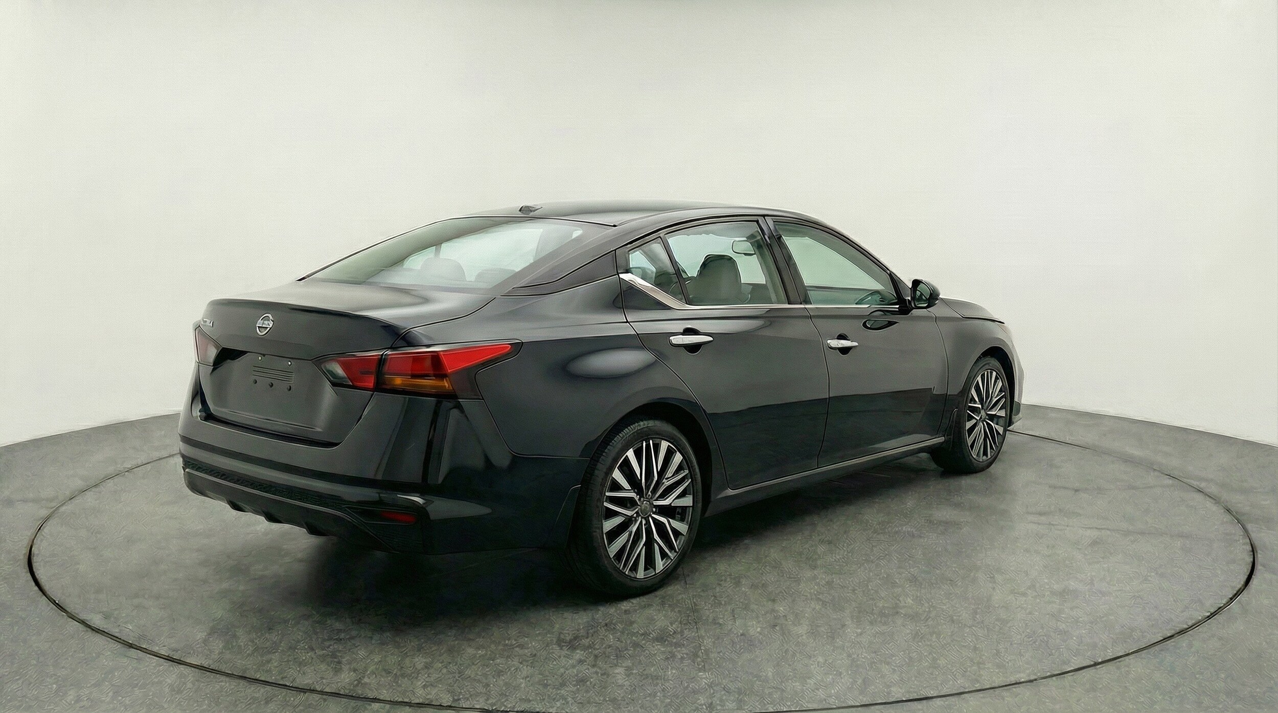Thumbnail: 2025 Nissan Altima - 9