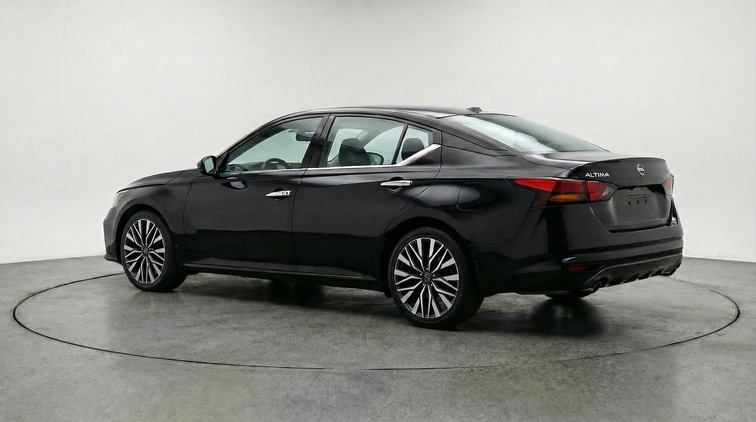 Thumbnail: 2025 Nissan Altima - 5