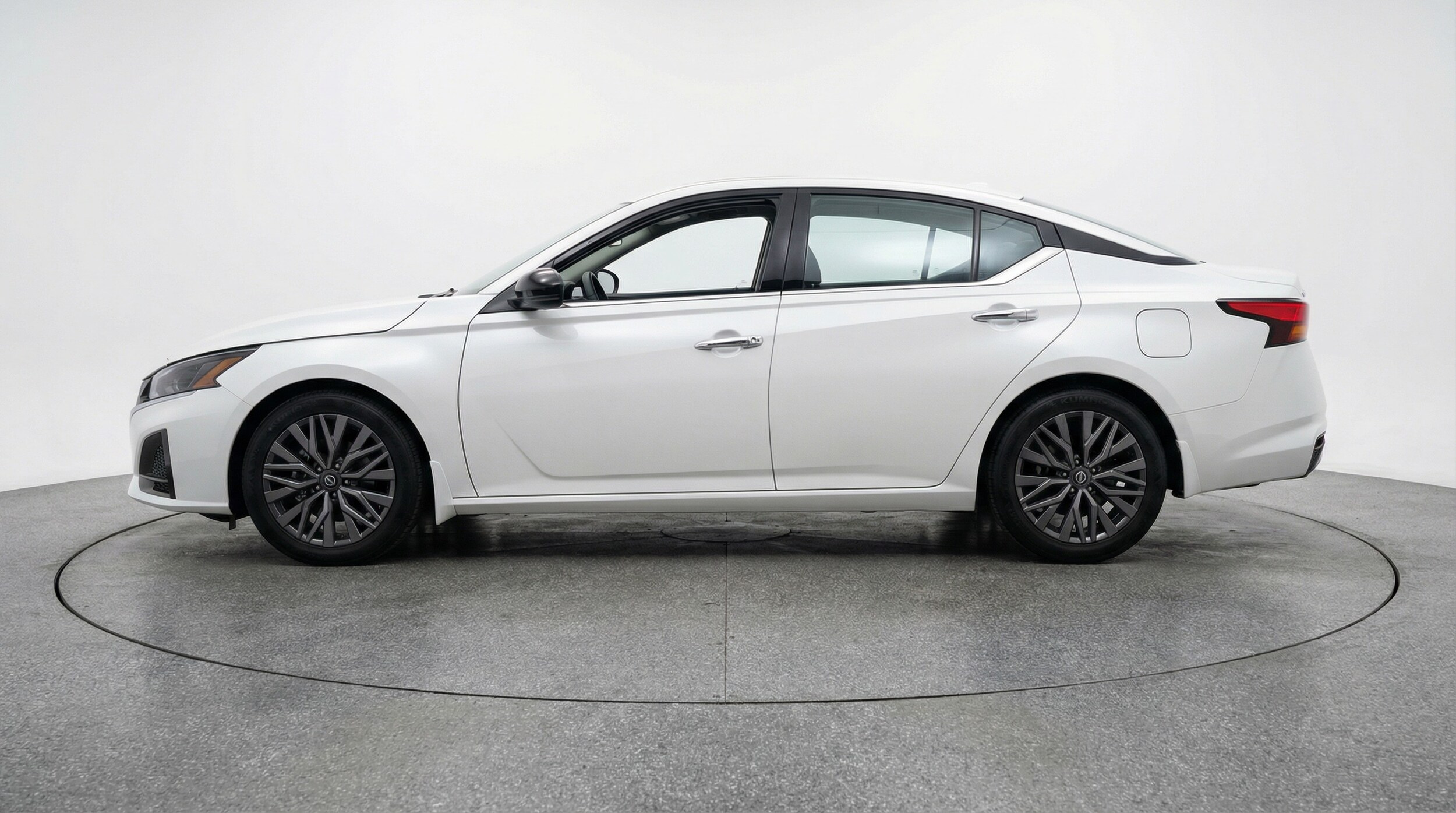 Thumbnail: 2025 Nissan Altima - 4