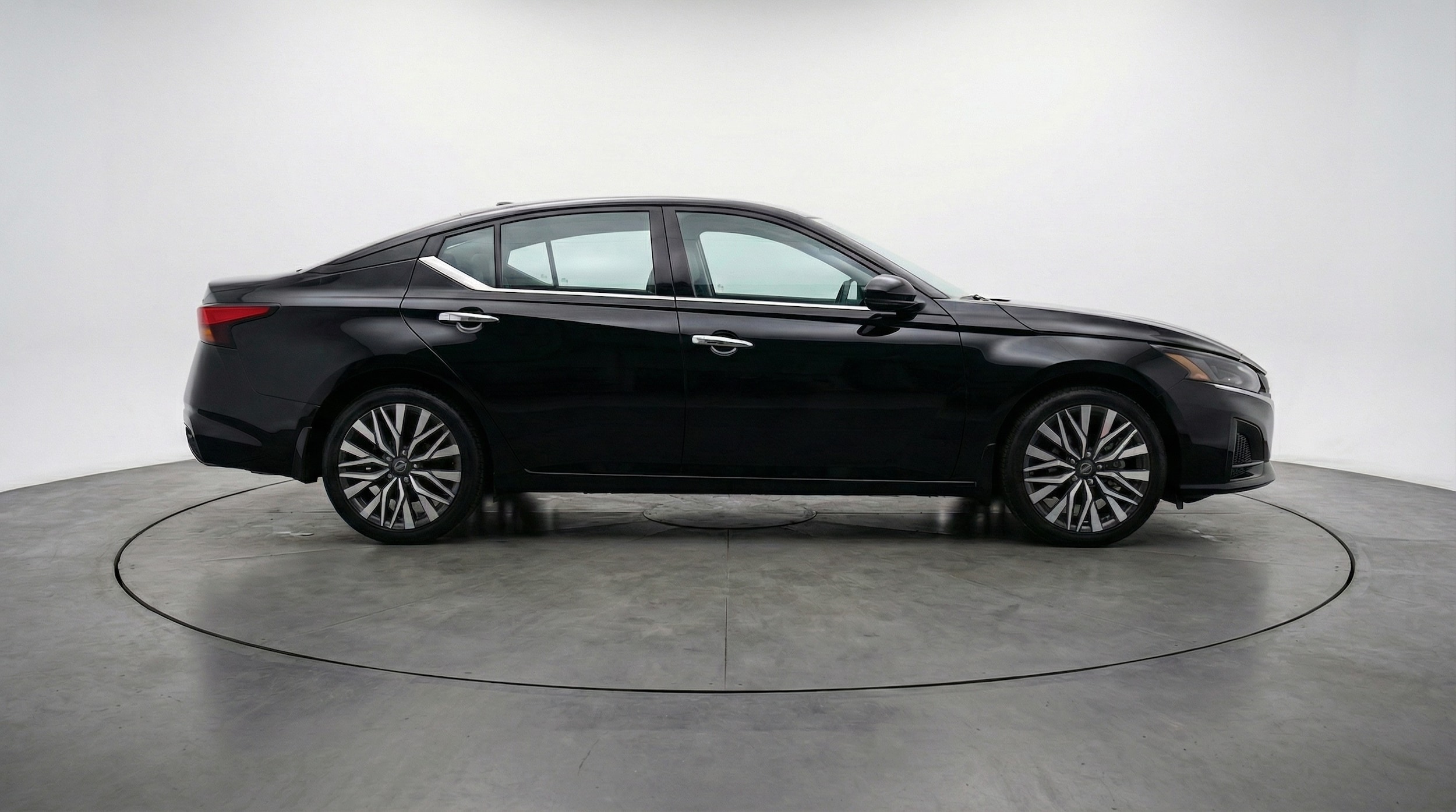 Thumbnail: 2025 Nissan Altima - 8