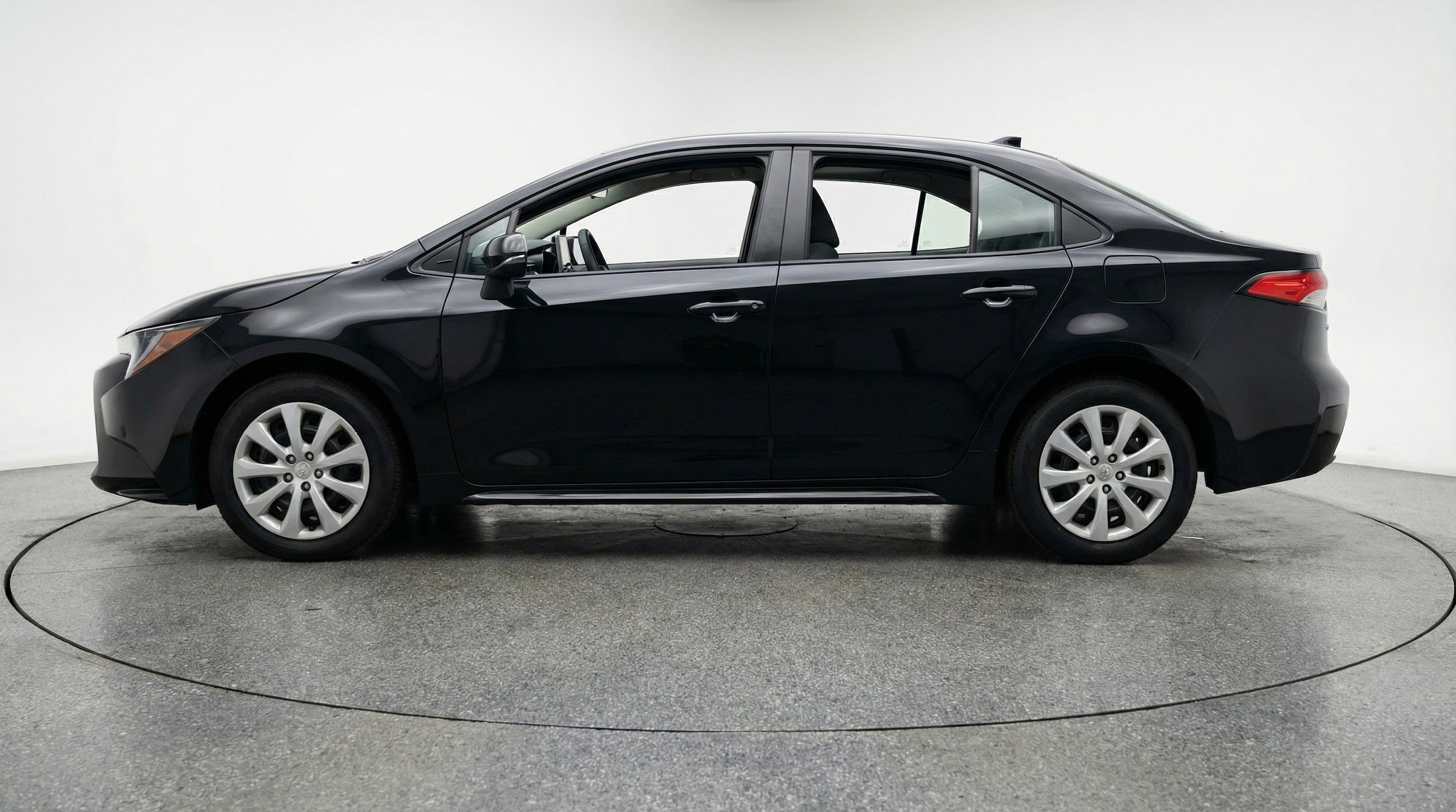 Thumbnail: 2025 Toyota Corolla - 5