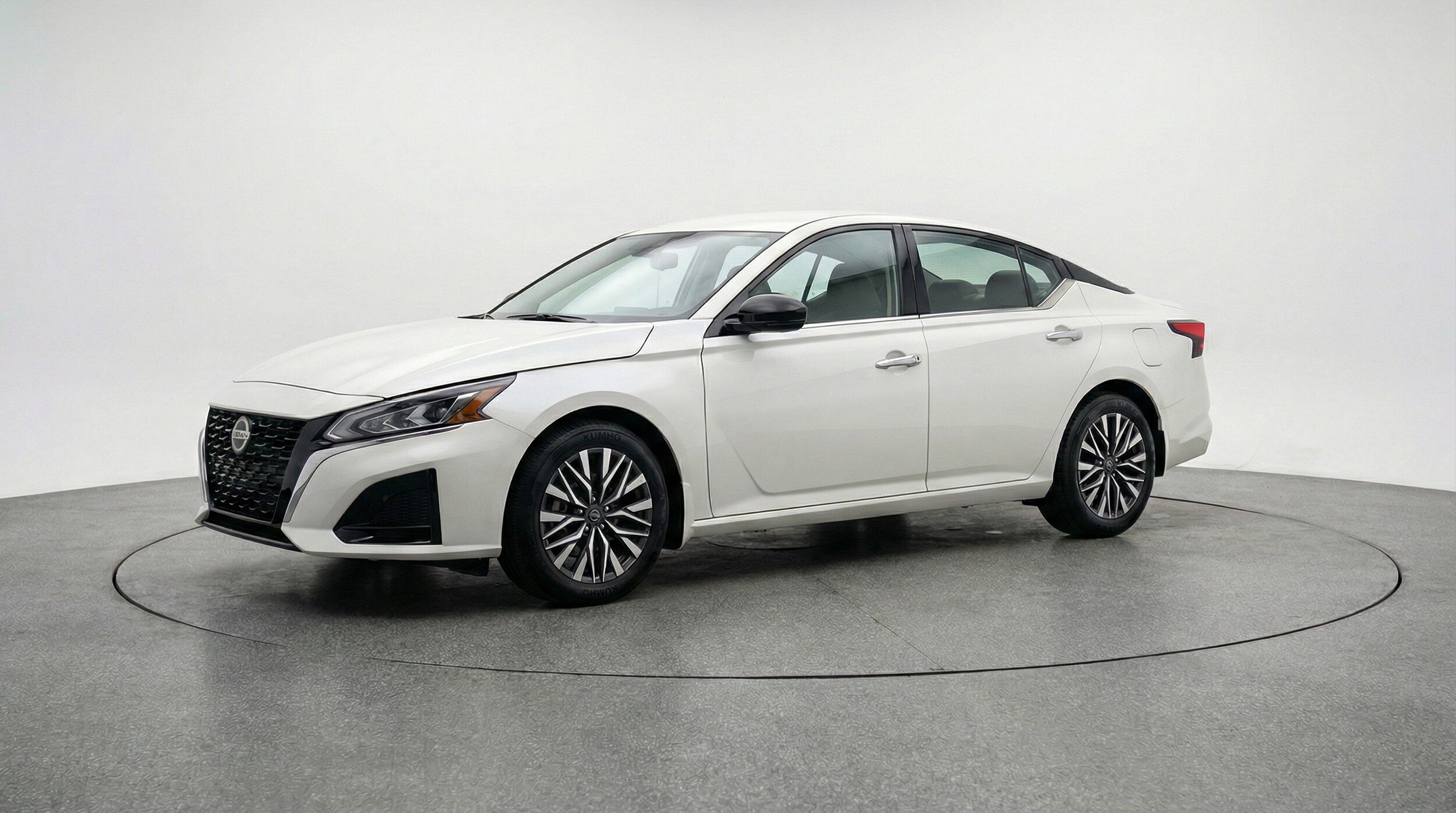 Thumbnail: 2025 Nissan Altima - 3