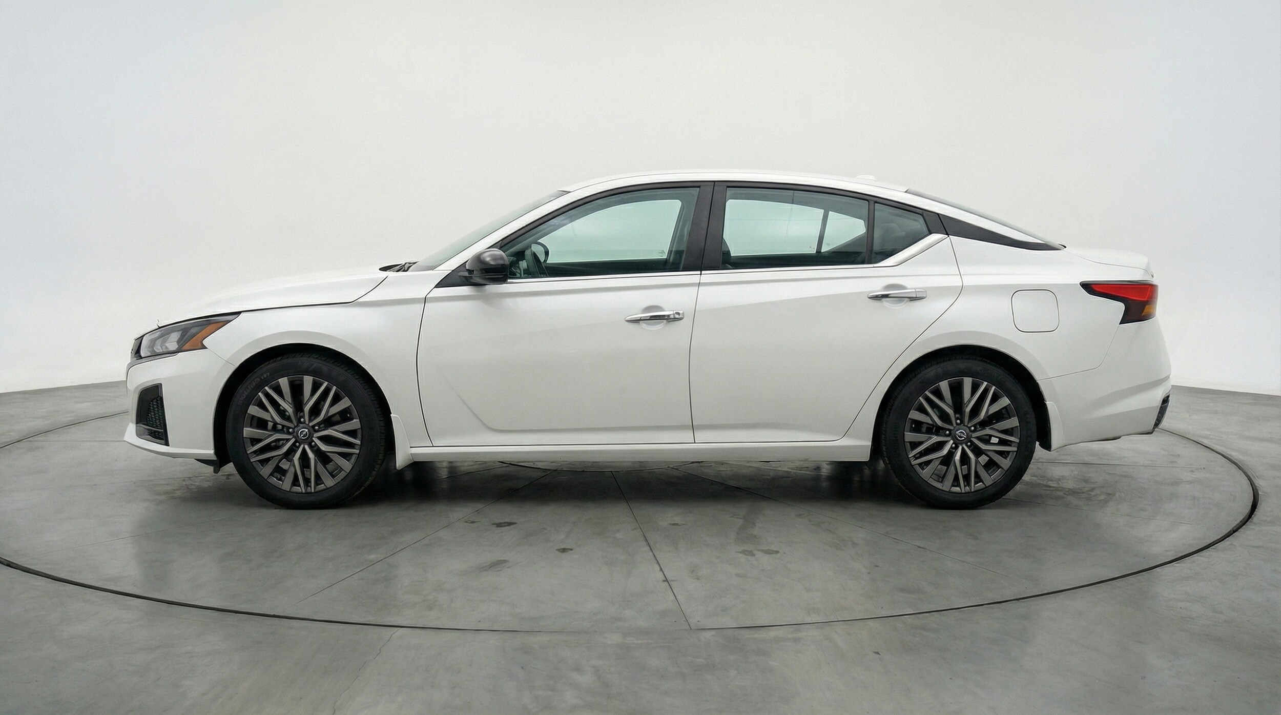 Thumbnail: 2025 Nissan Altima - 4