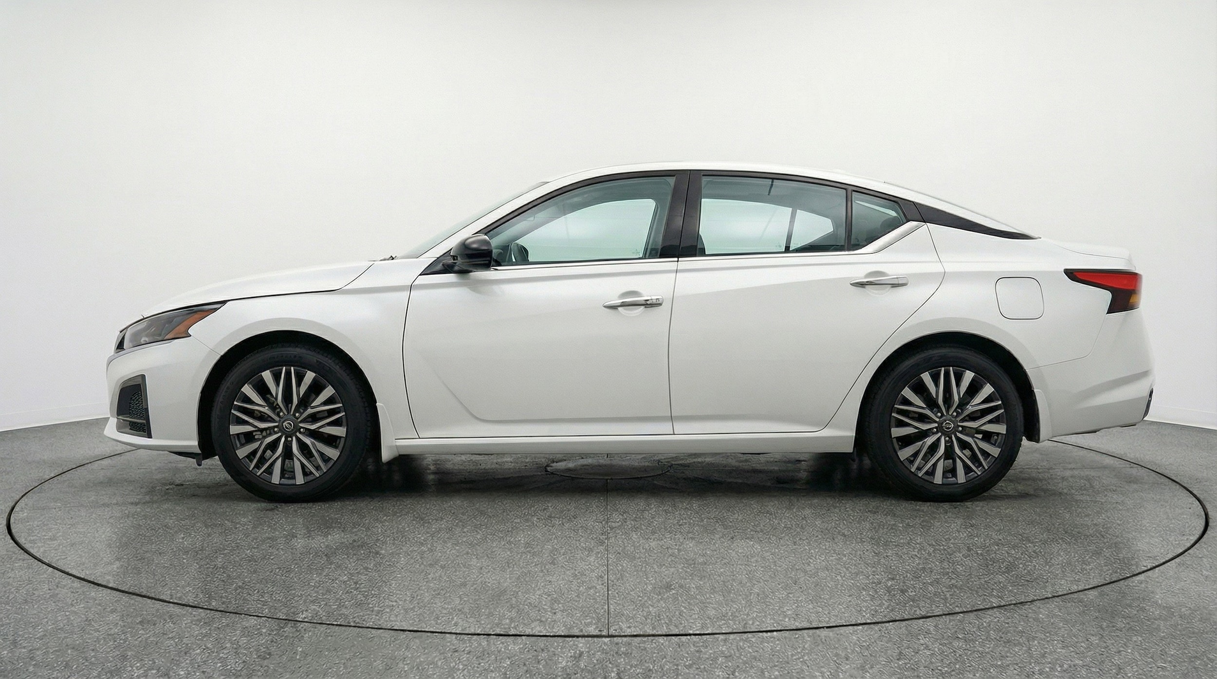 Thumbnail: 2025 Nissan Altima - 5