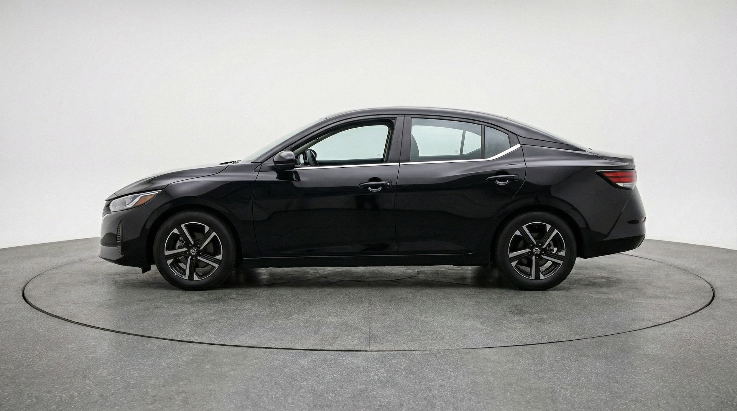 Thumbnail: 2025 Nissan Sentra - 5