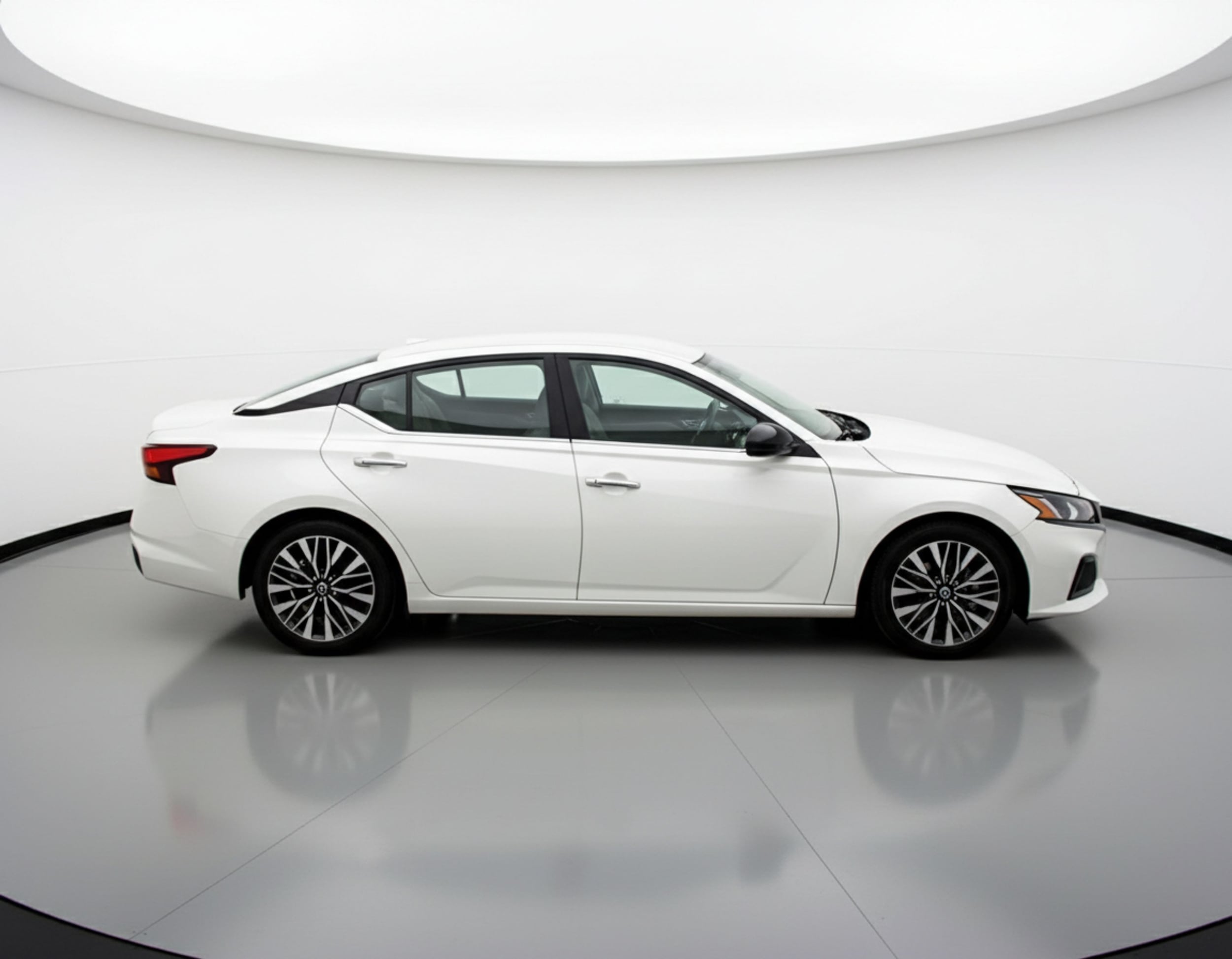 Thumbnail: 2025 Nissan Altima - 8