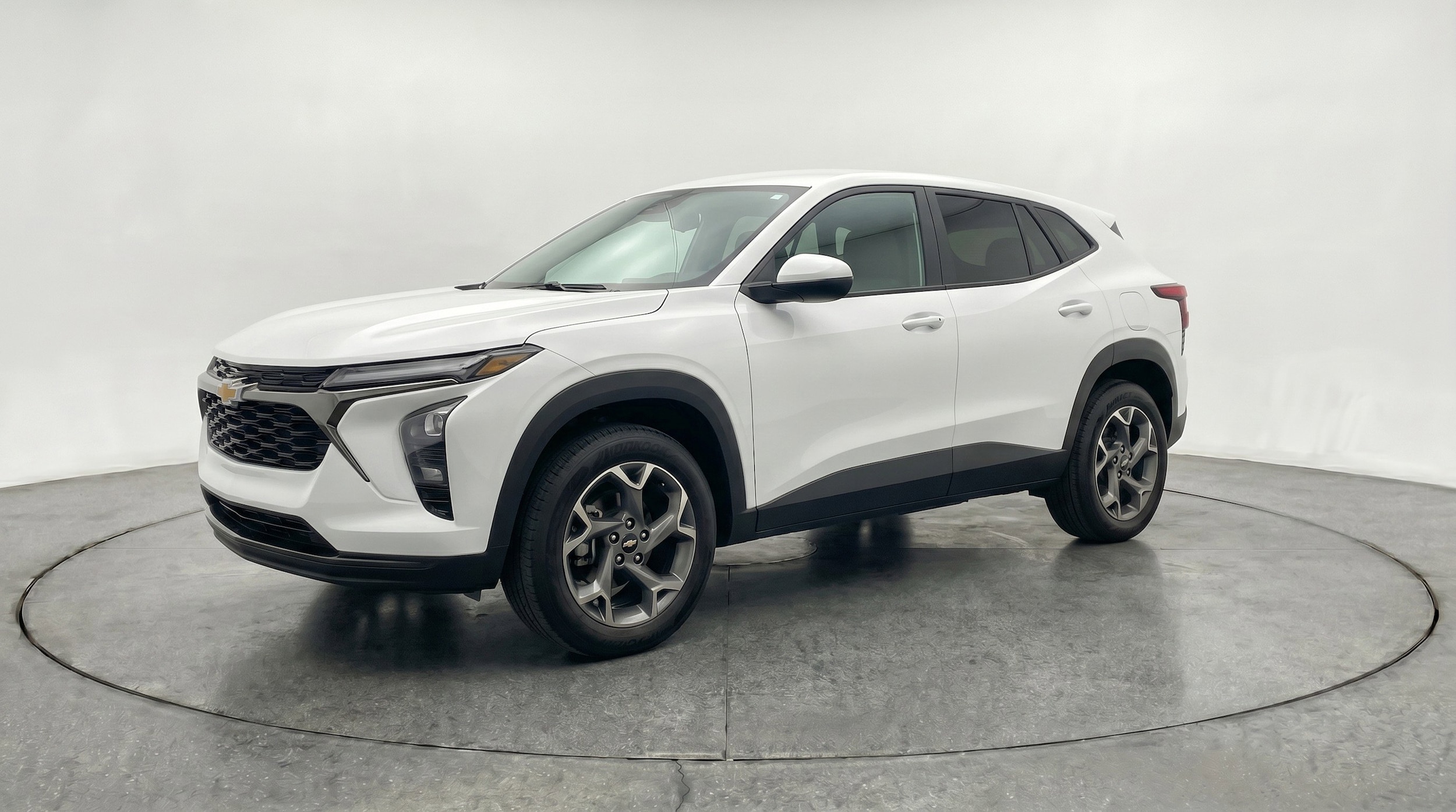 Thumbnail: 2025 Chevrolet Trax - 3