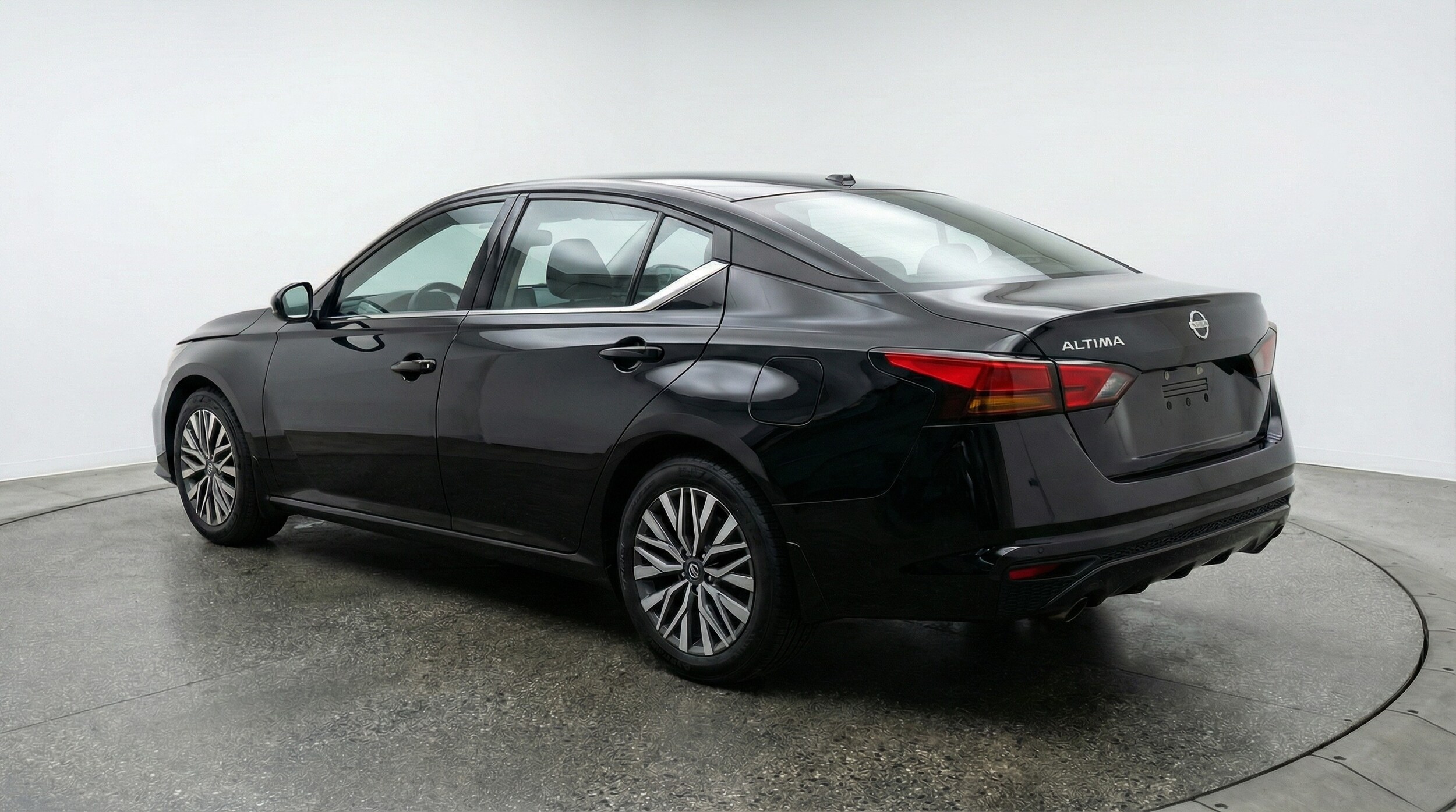 Thumbnail: 2025 Nissan Altima - 5