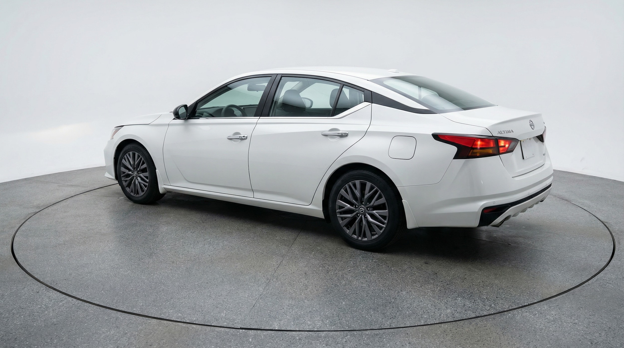 Thumbnail: 2025 Nissan Altima - 5