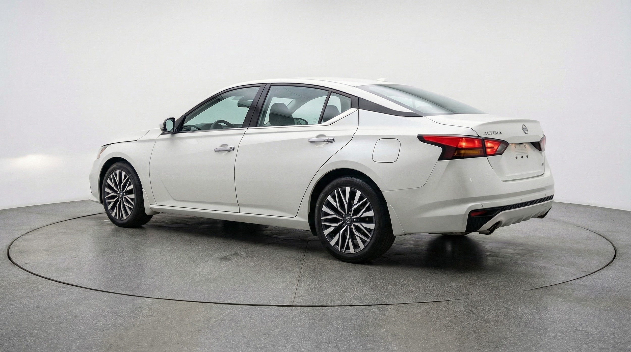 Thumbnail: 2025 Nissan Altima - 5