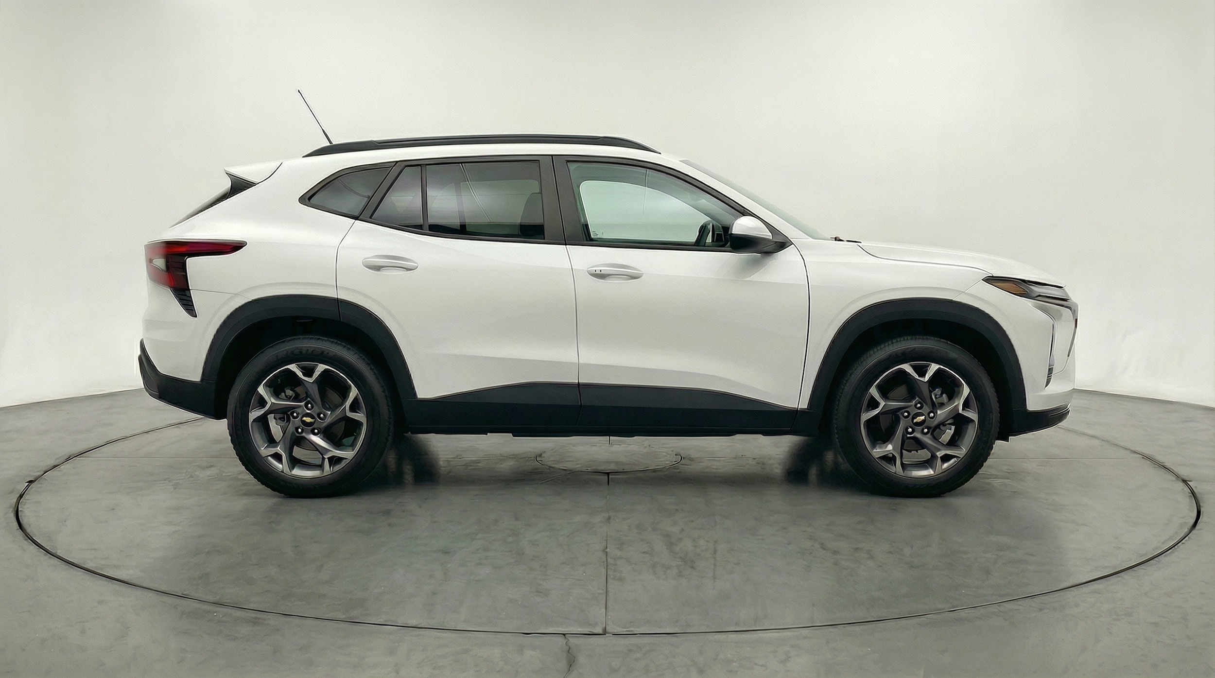 Thumbnail: 2025 Chevrolet Trax - 8