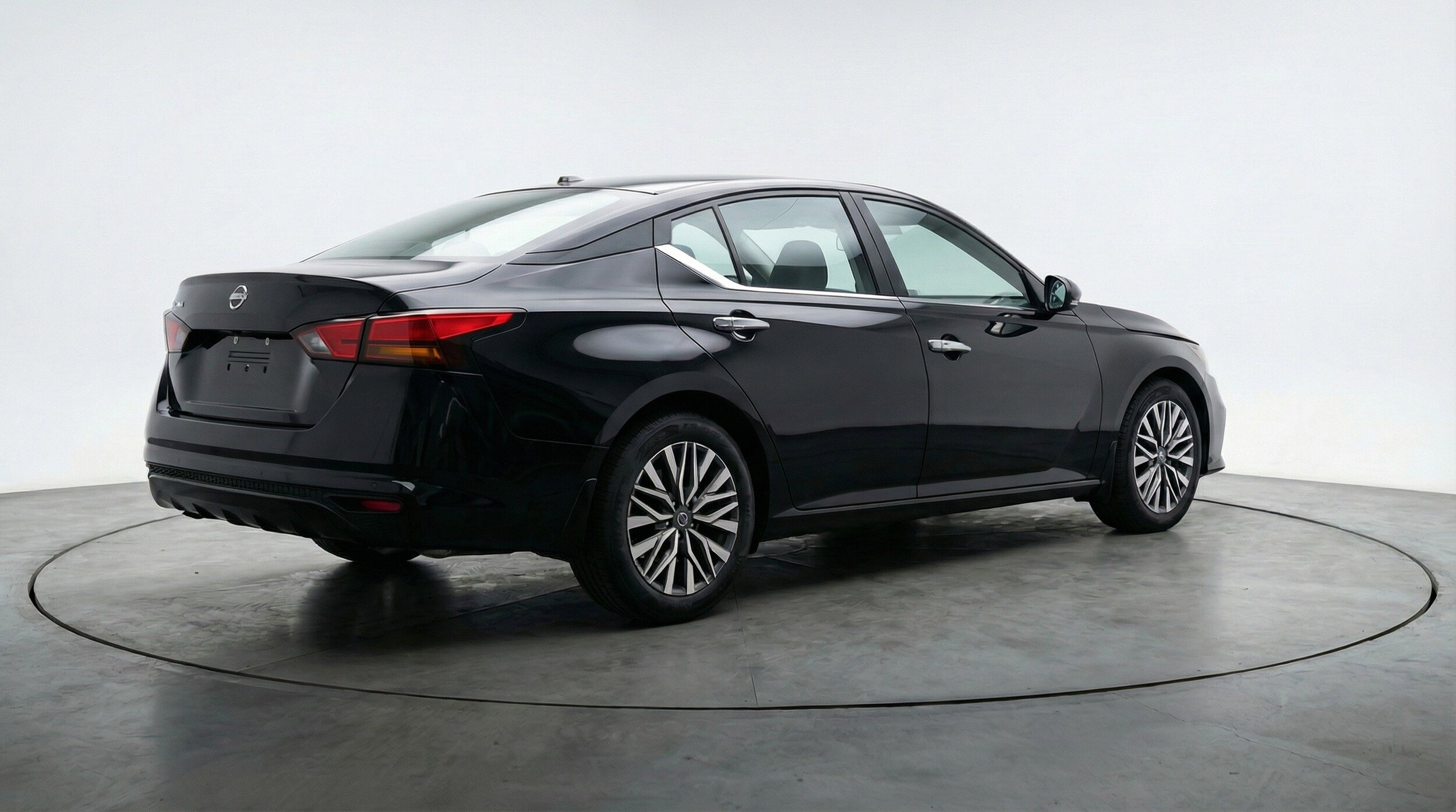 Thumbnail: 2025 Nissan Altima - 9