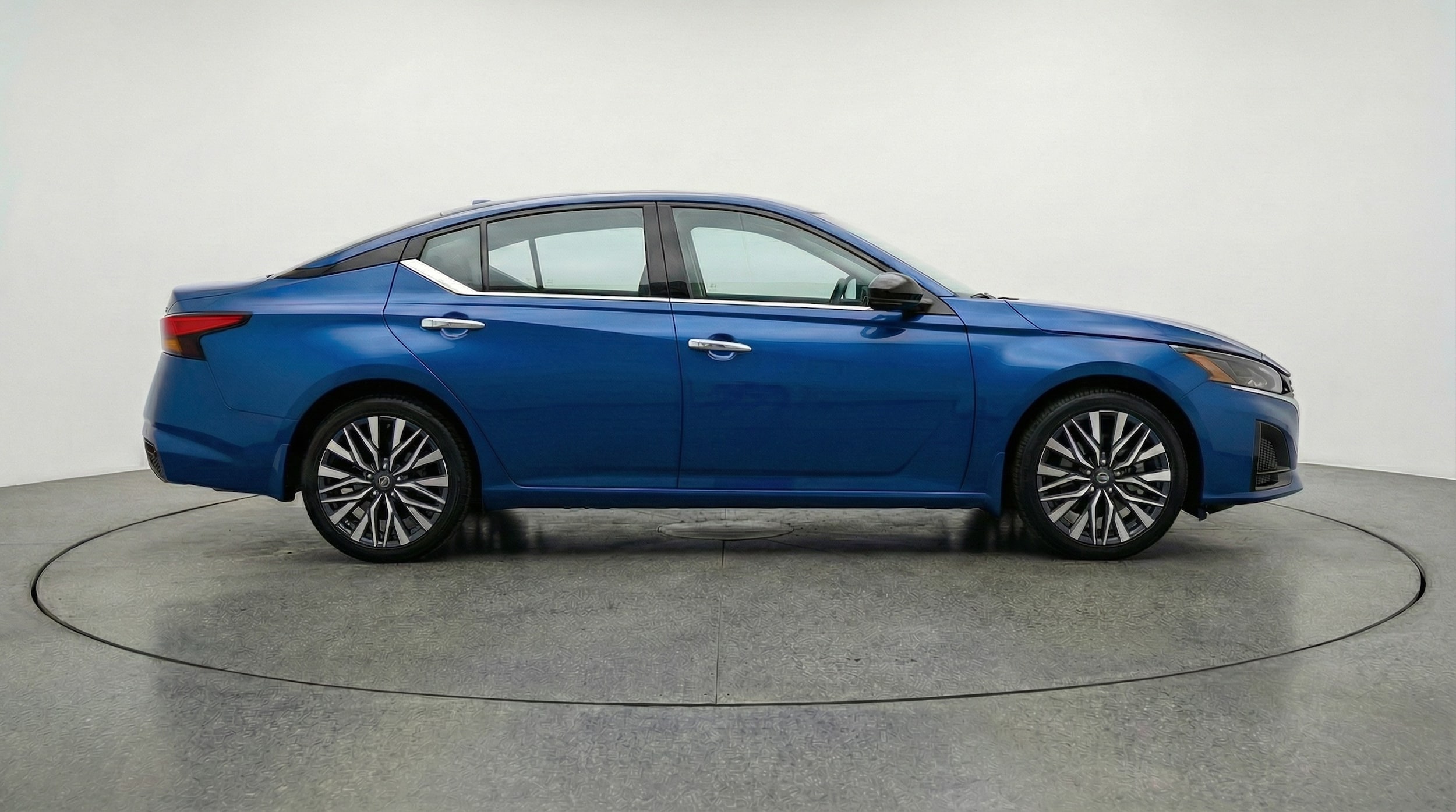 Thumbnail: 2025 Nissan Altima - 8