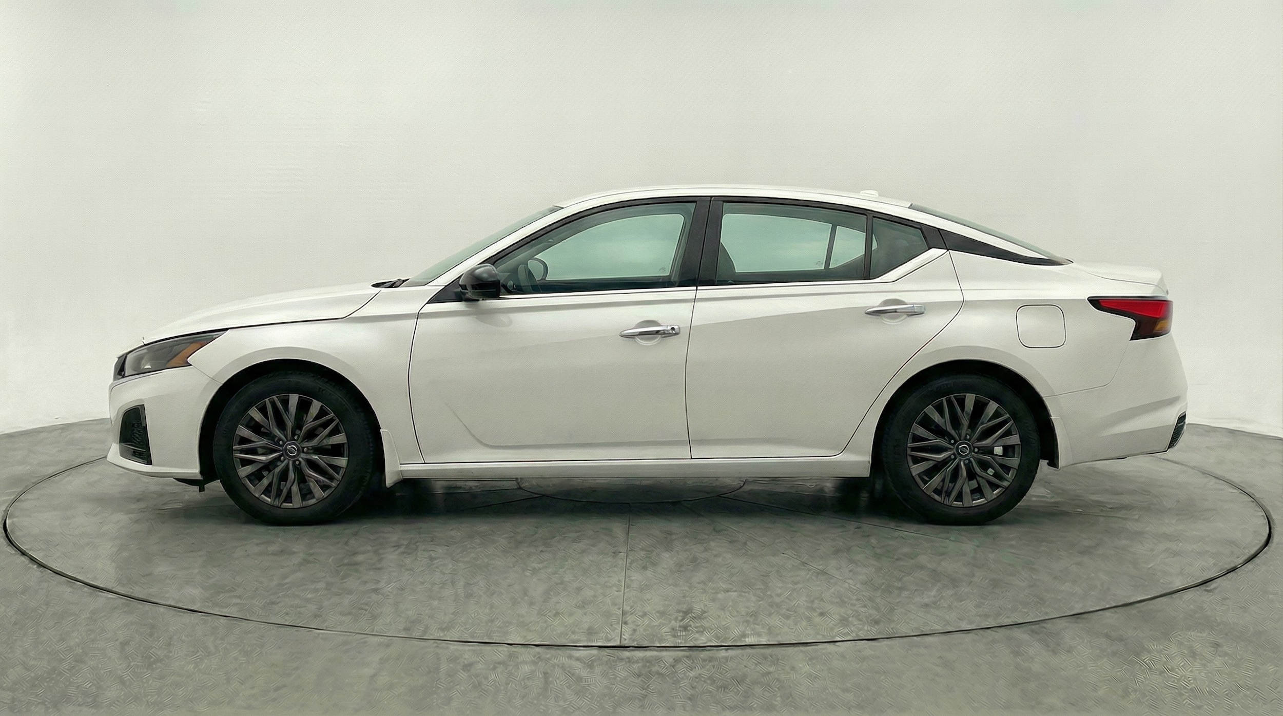 Thumbnail: 2025 Nissan Altima - 4