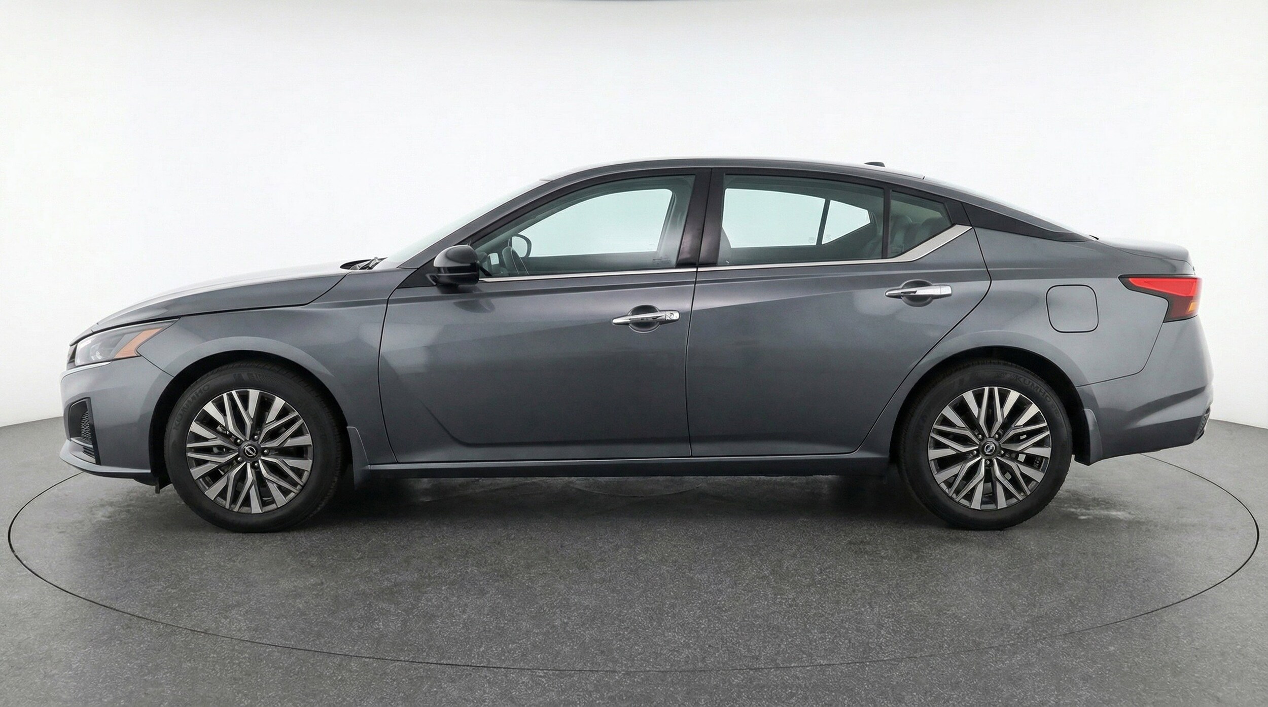 Thumbnail: 2025 Nissan Altima - 5