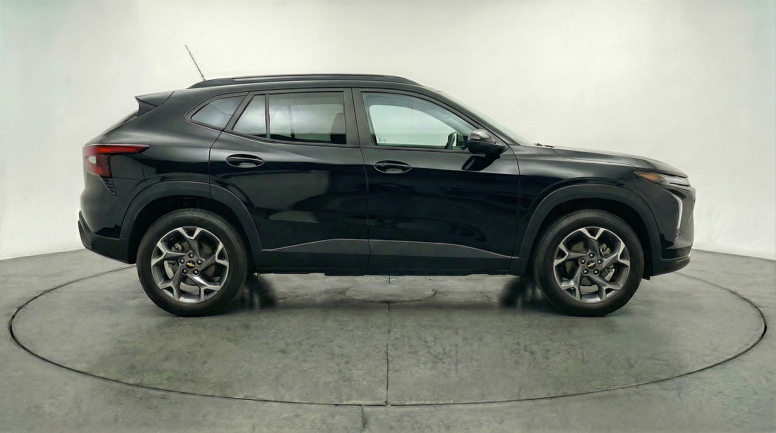 Thumbnail: 2025 Chevrolet Trax - 8