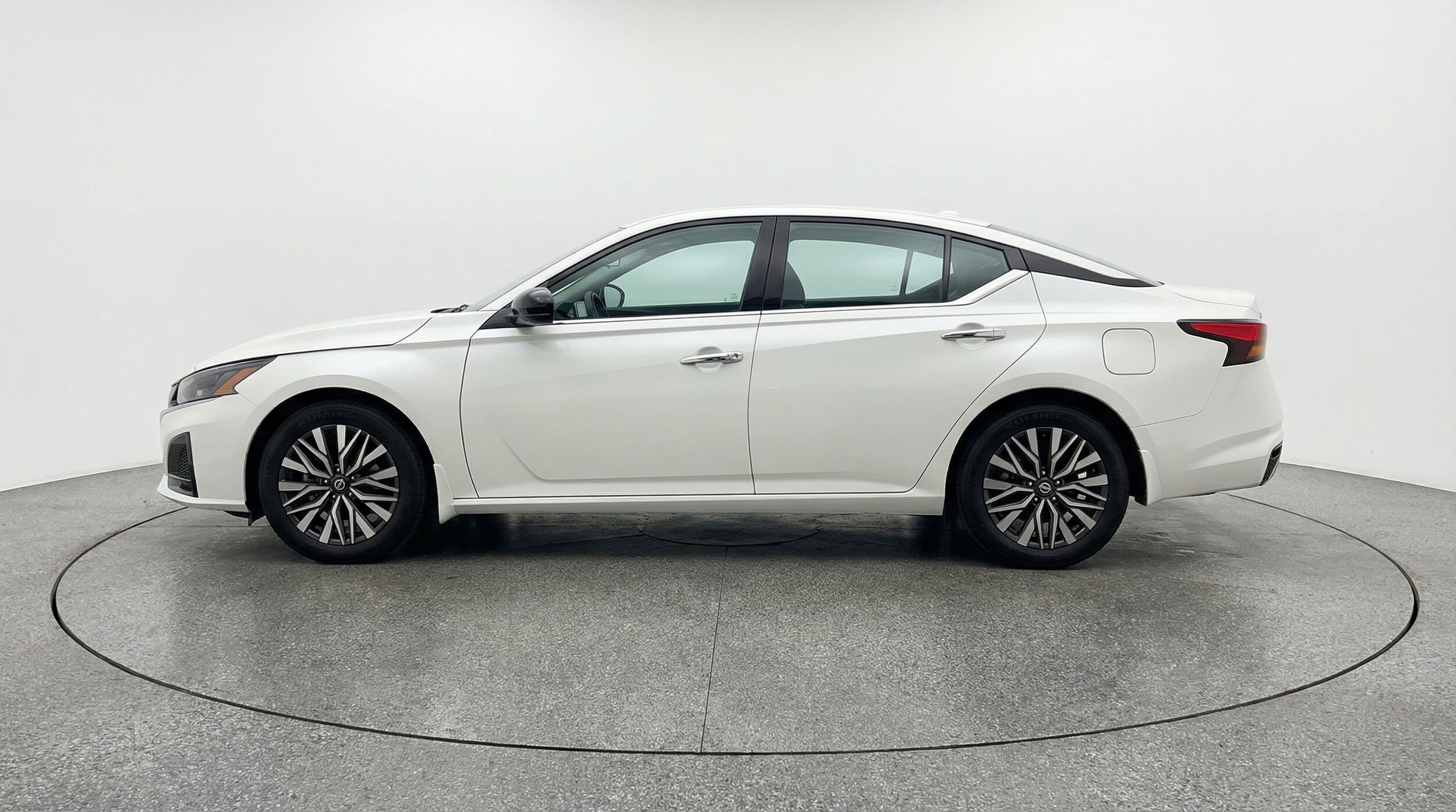 Thumbnail: 2025 Nissan Altima - 4